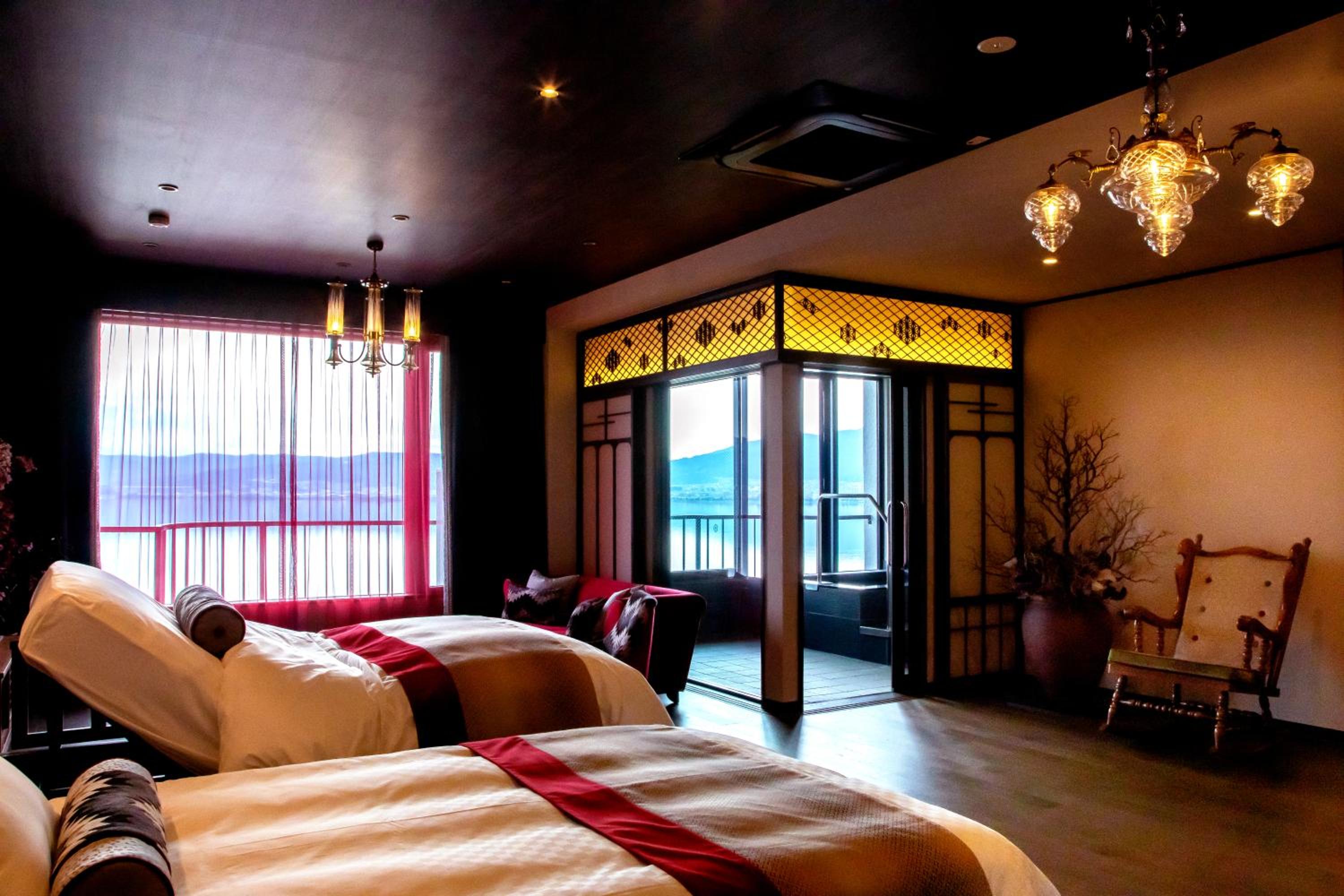 Quadruple Room with Lake View photo 1