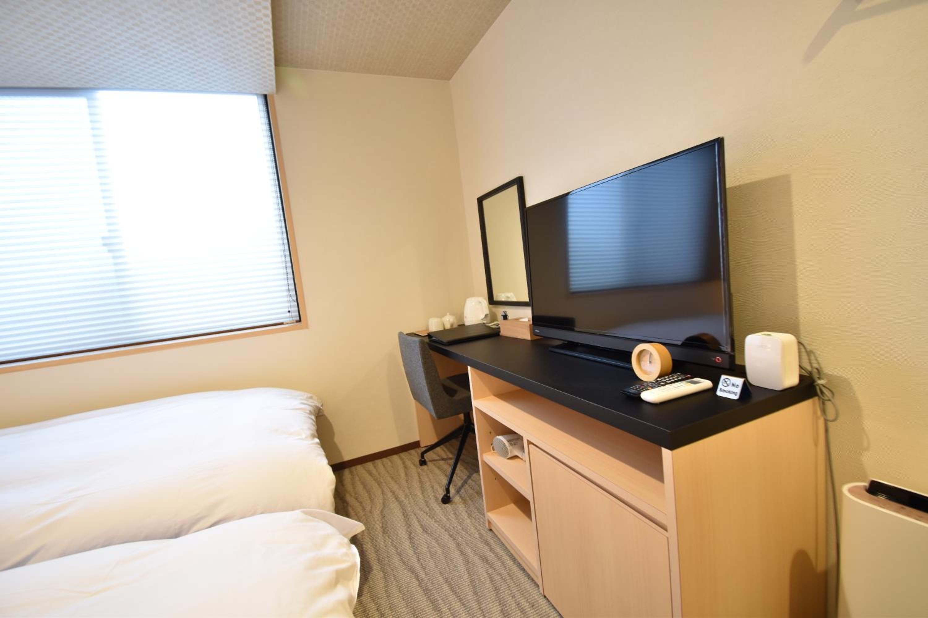 Standard Twin Room - Photo 4