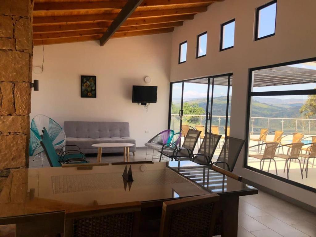 Villa photo 3