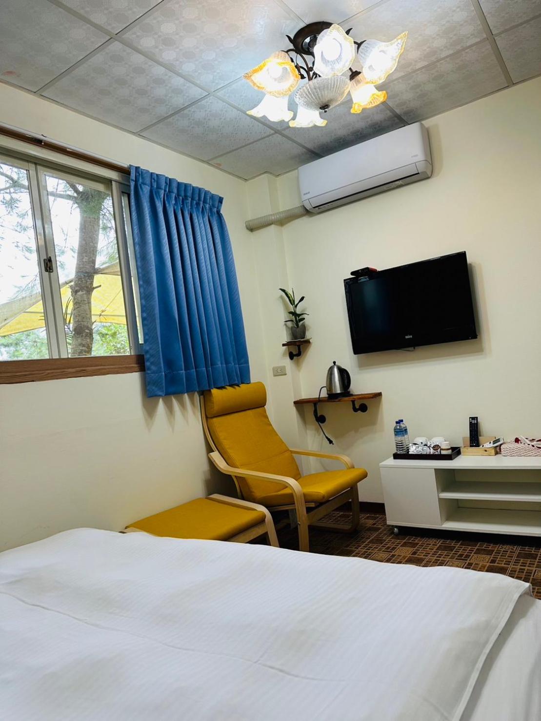 Double or Twin Room with Mountain View photo 3