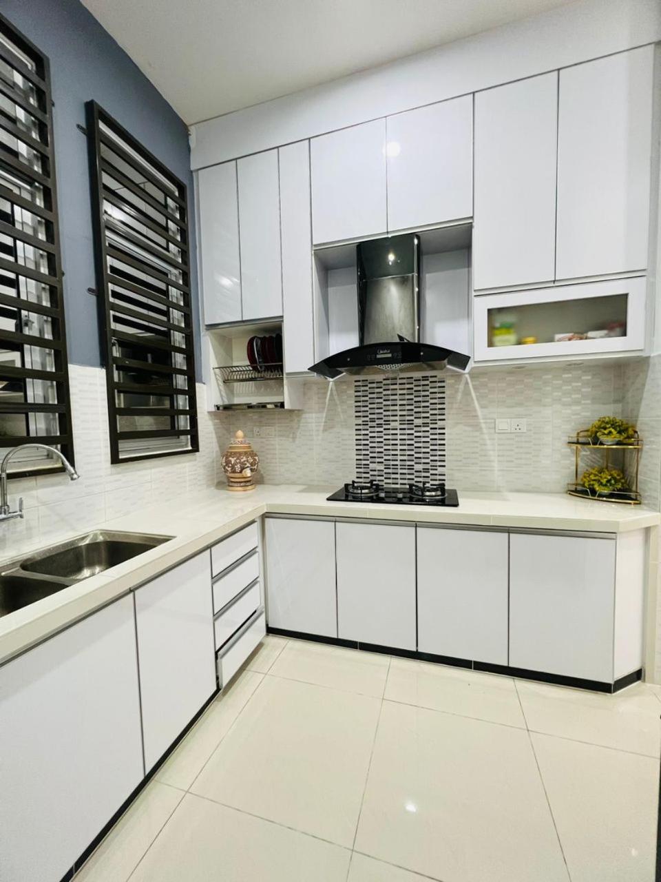 Four-Bedroom House photo 1