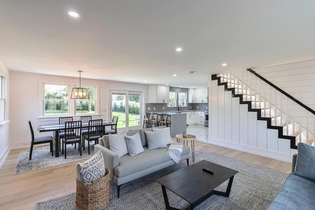 Five-Bedroom House photo 1