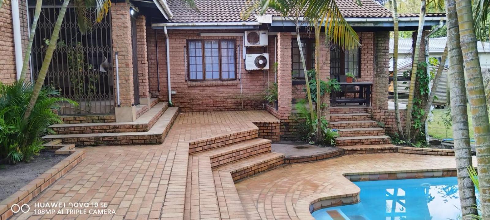 Apartment with Pool View  photo 3