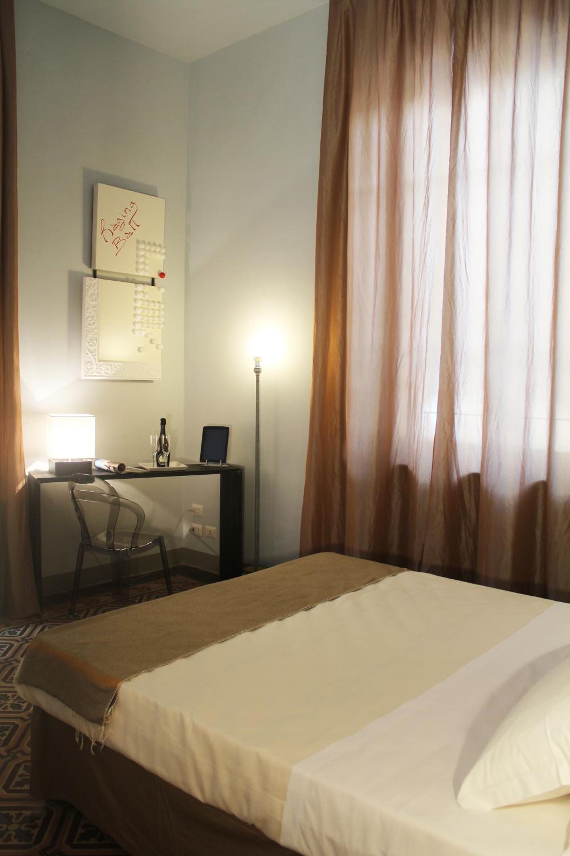 Standard Double Room photo 3