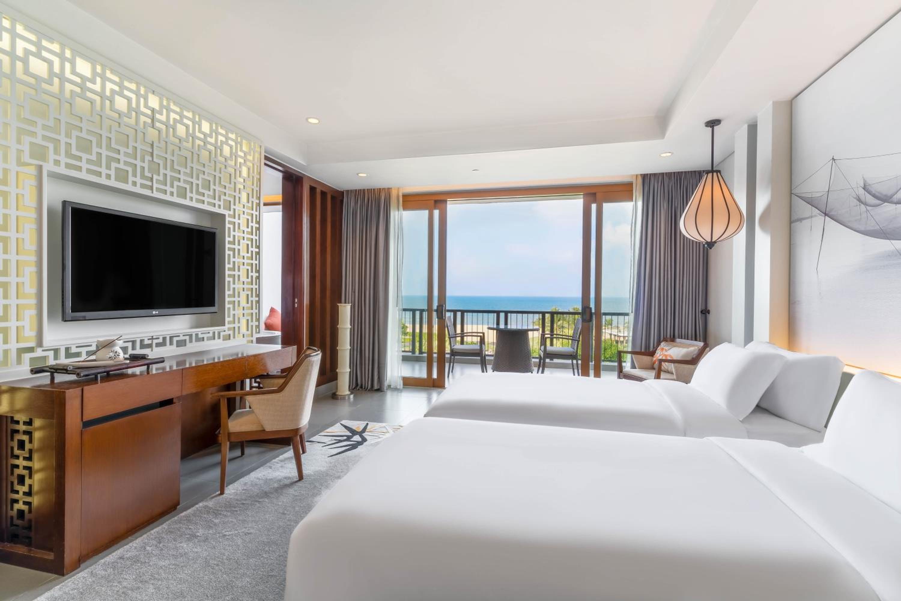 Grand Twin Room with Balcony and Sea View