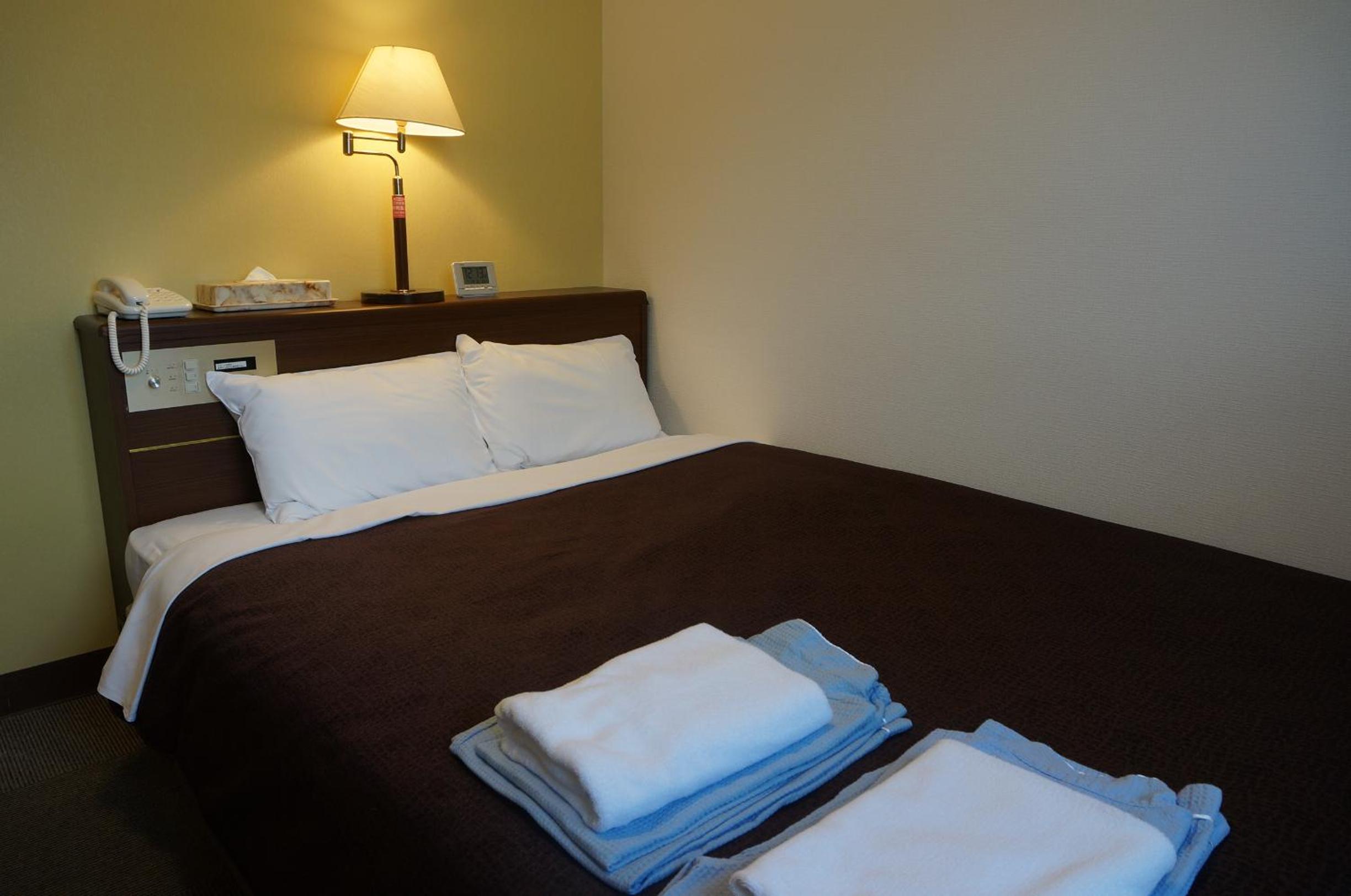 Double Room - Non-Smoking - Photo 11