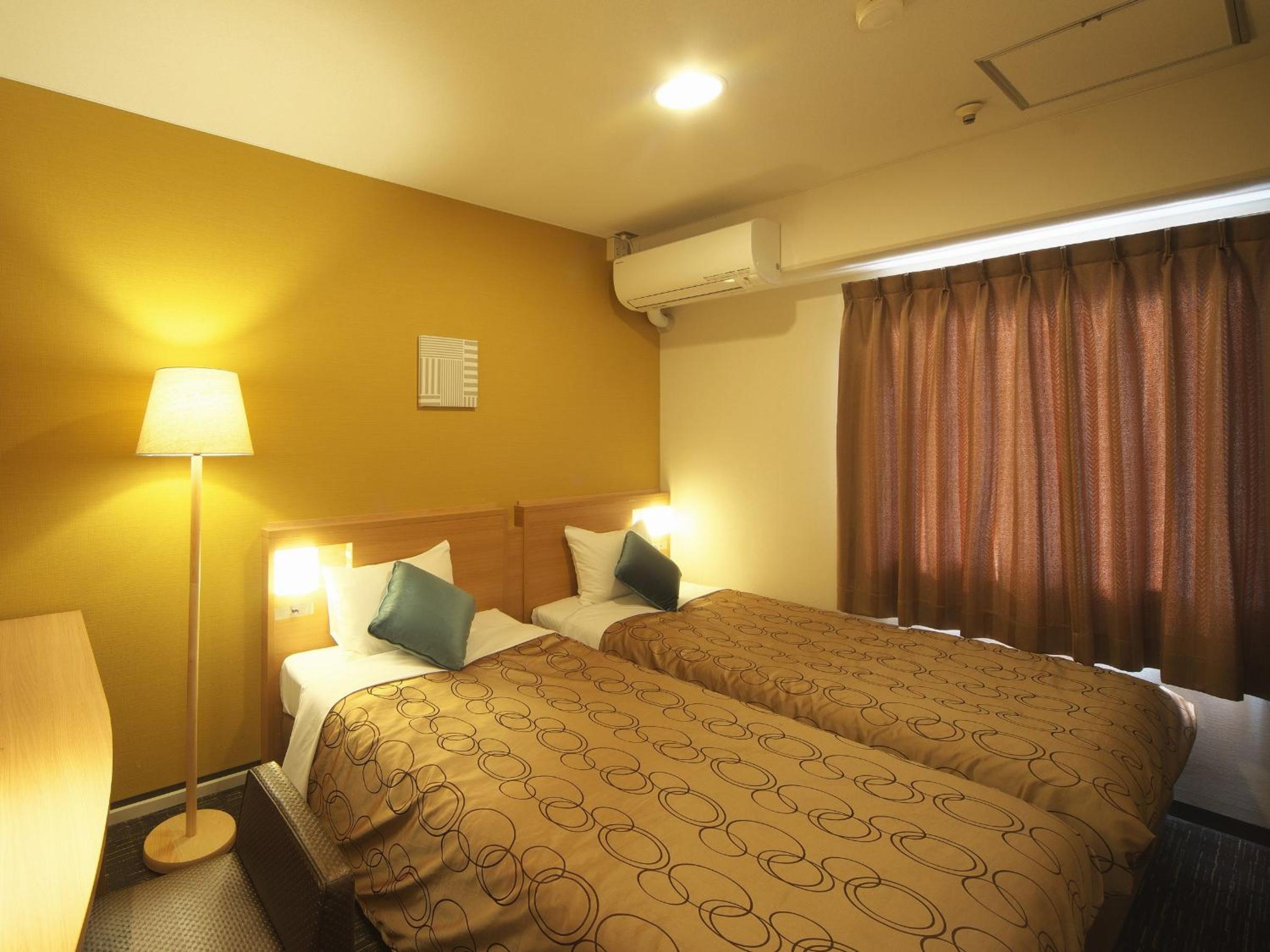 Twin Room - Non-Smoking - Late Check In 17:00 - Check Out 11:00