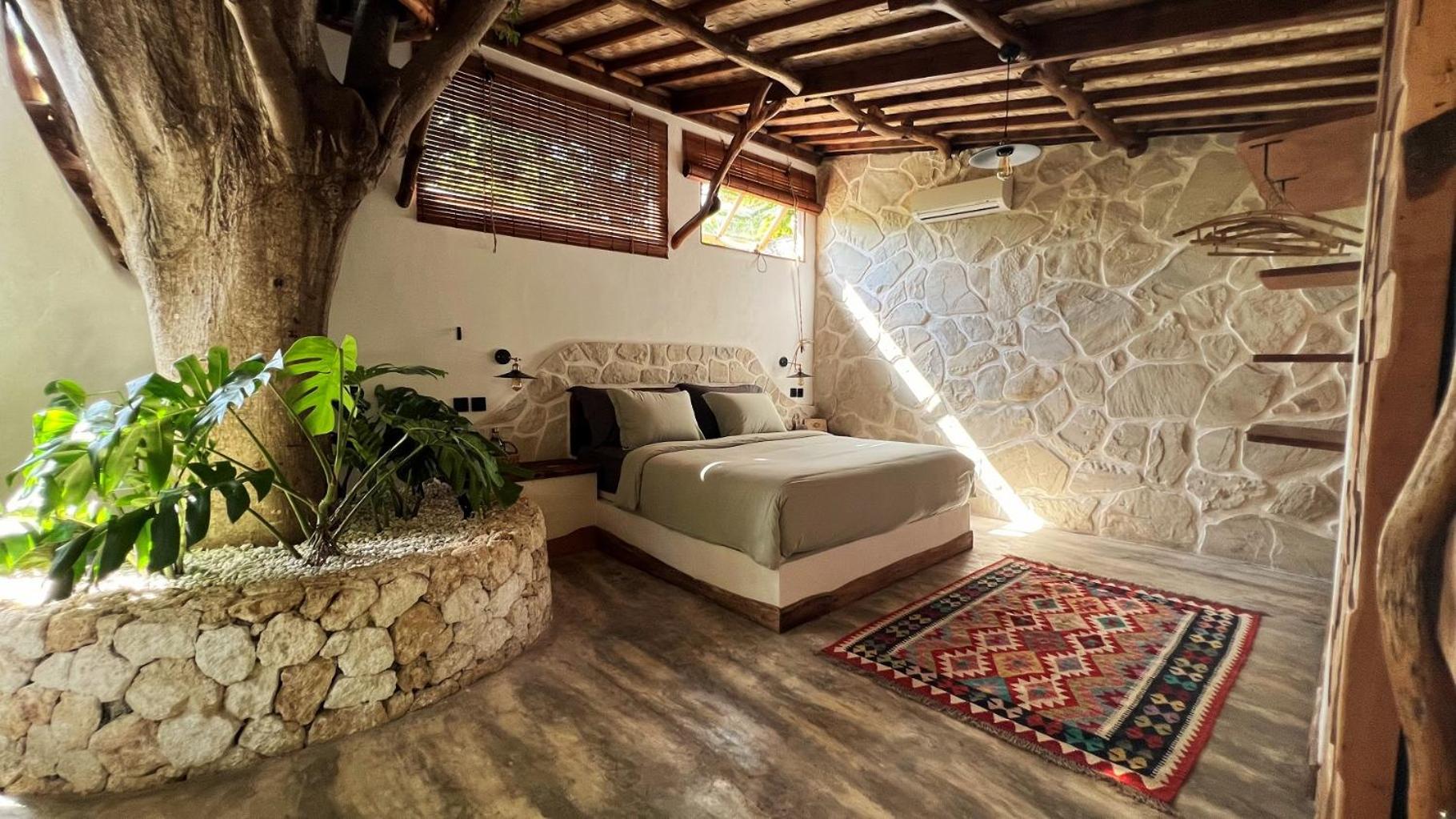 Deluxe King Suite - Photo 1