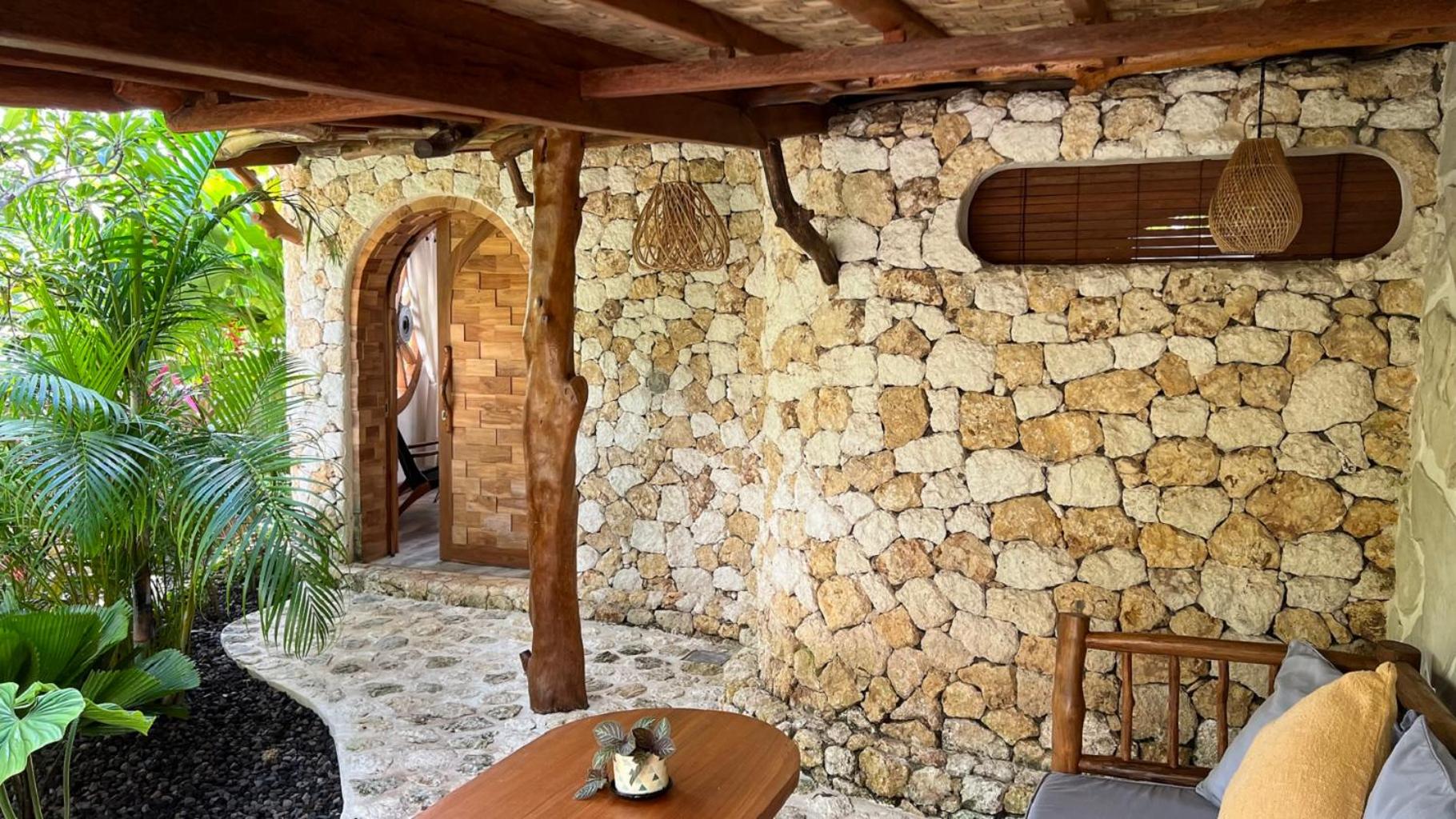 Deluxe King Suite - Photo 3