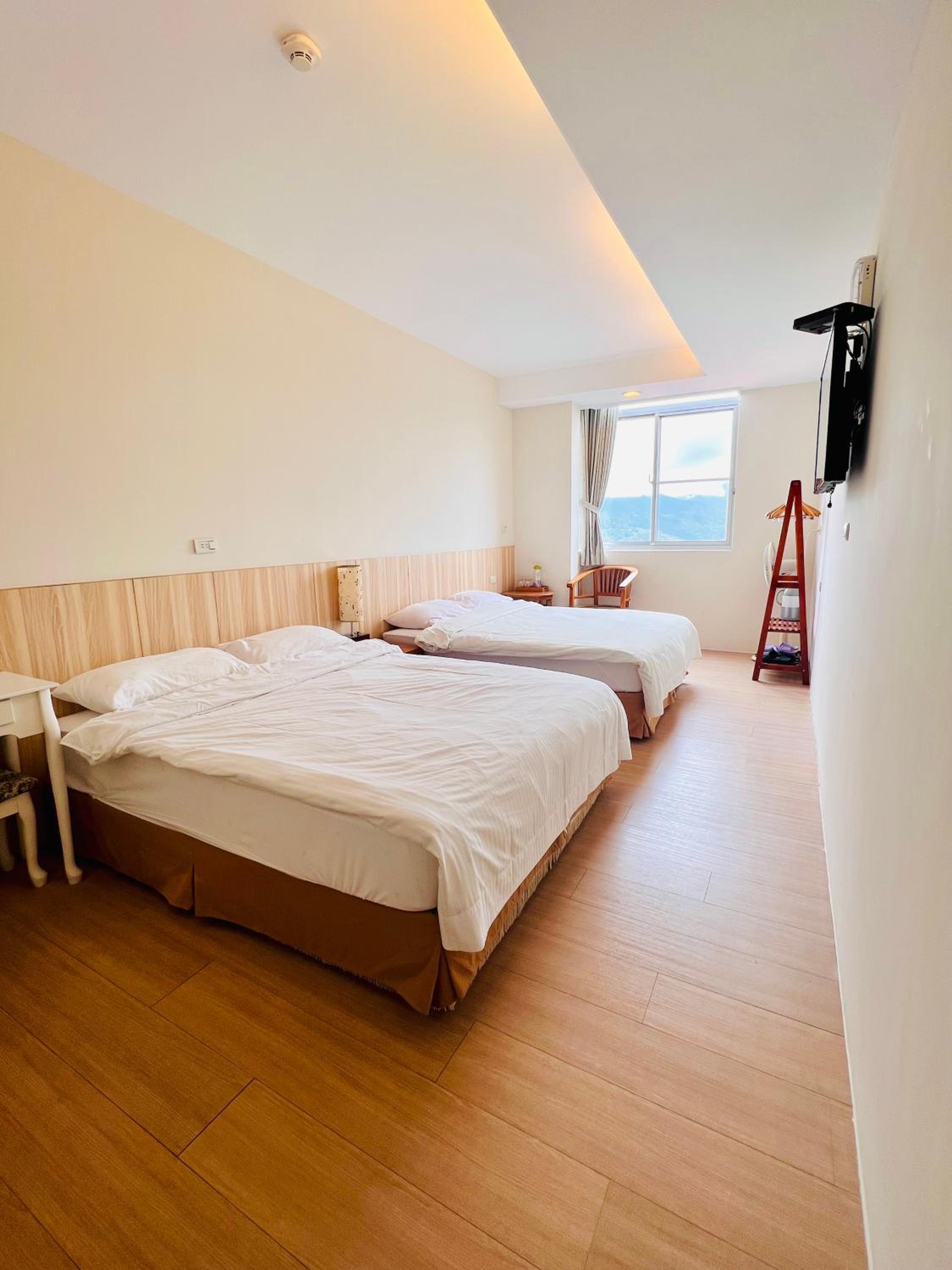 Quadruple Room with Mountain View photo 1