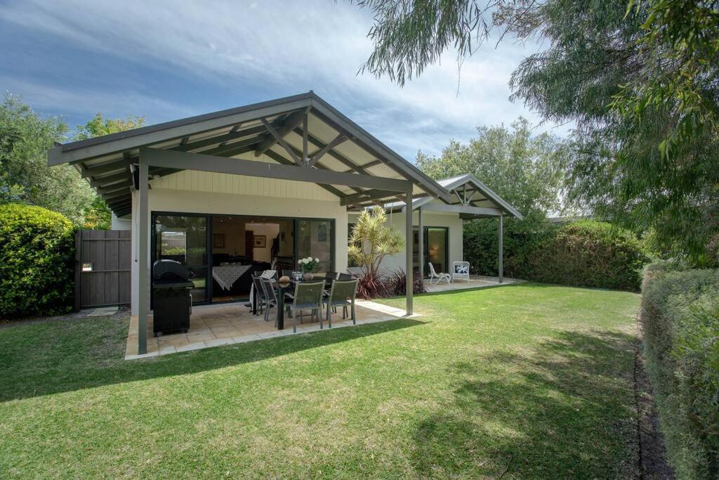 Four-Bedroom House photo 2