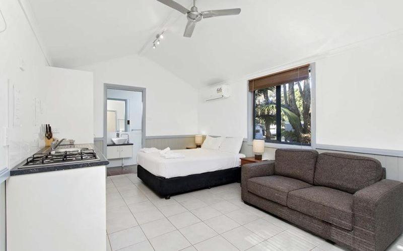 Luxury Lagoon Cabin - 2PPL (Not Pet Friendly) photo 2