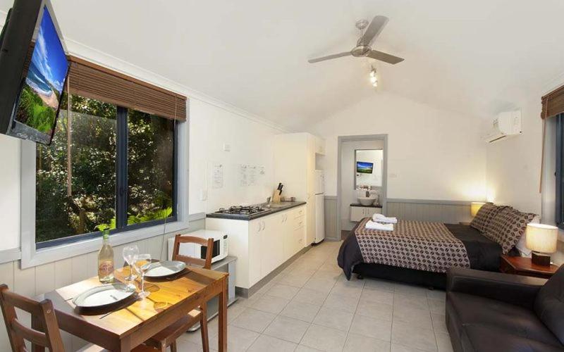 Luxury Lagoon Cabin - 2PPL (Not Pet Friendly) photo 1