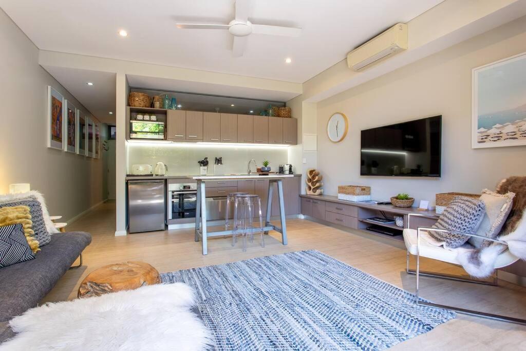 One-Bedroom Apartment photo 2