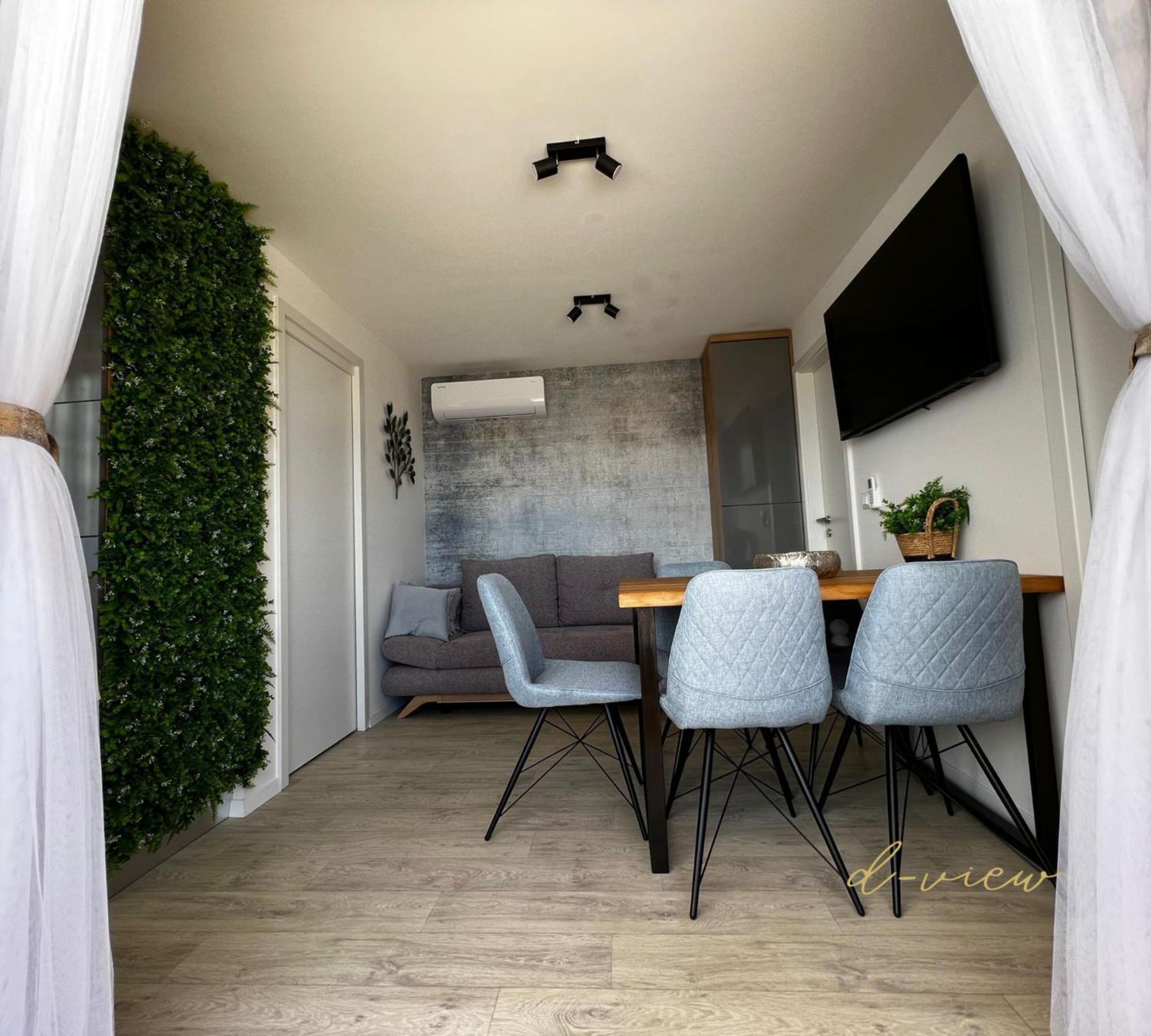 Mobile Home photo 1