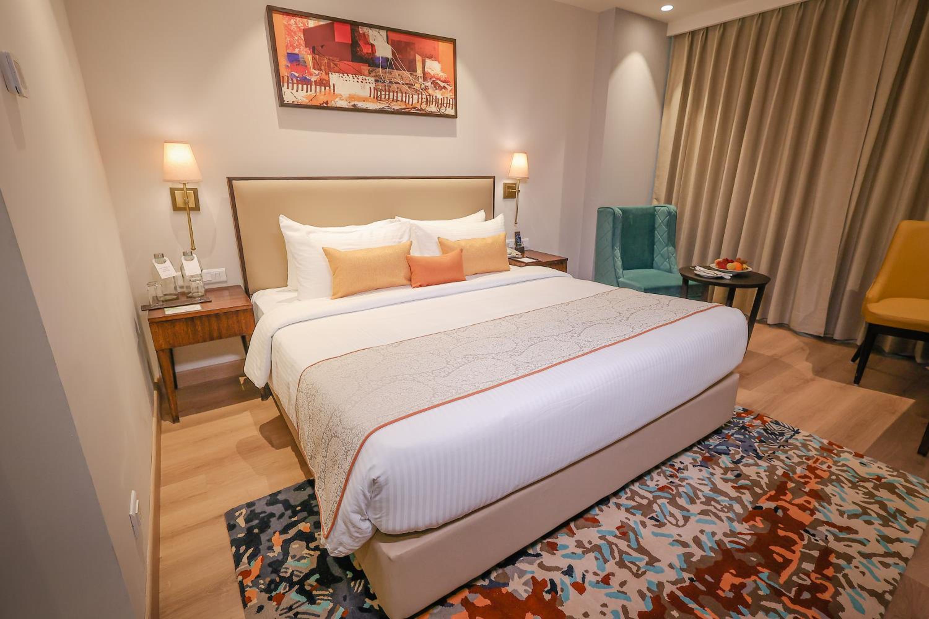 Deluxe Double Room - Enjoy Happy Hours with 2+1 offer Timing - 3 pm - 7 Pm photo 2