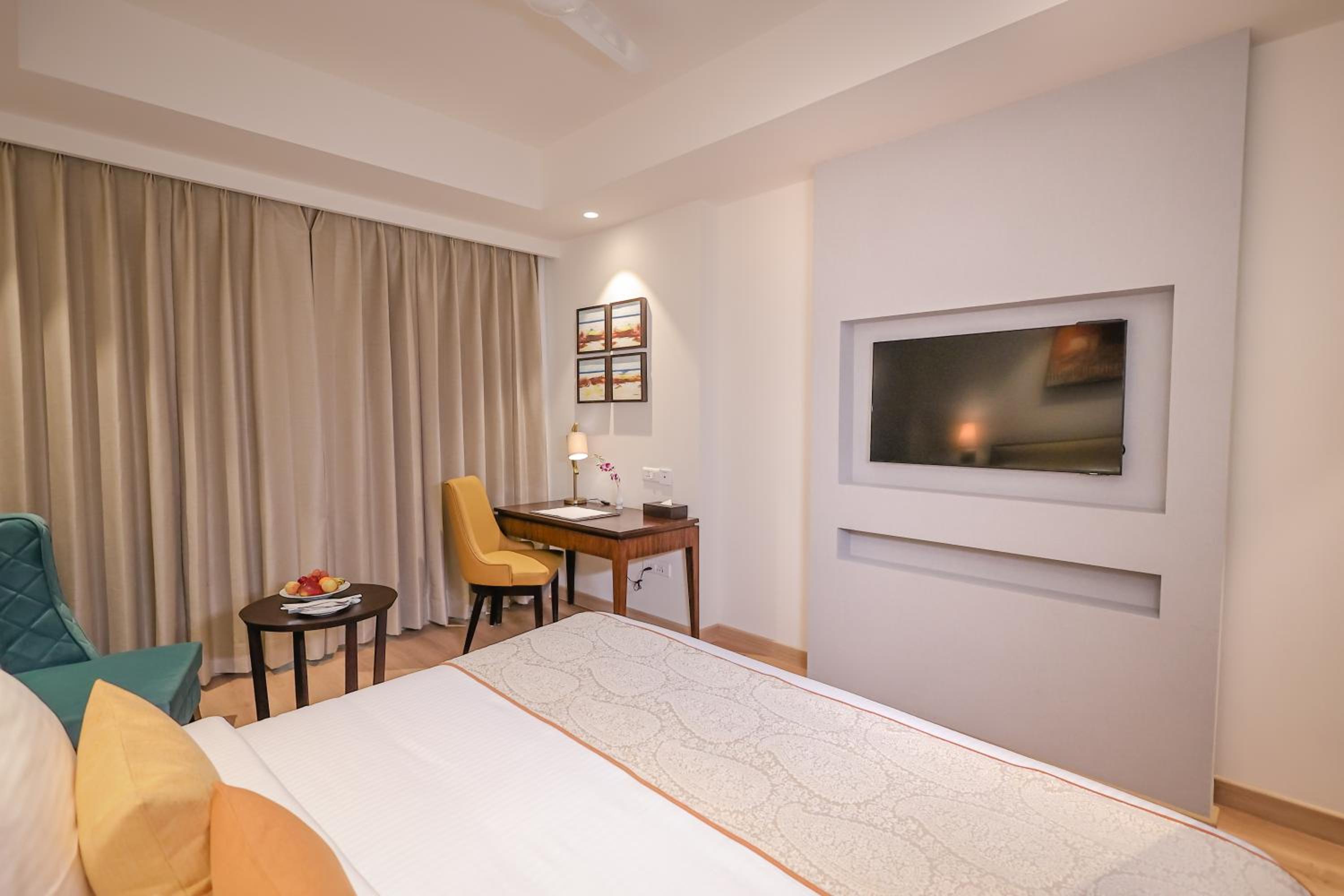 Deluxe Double Room - Enjoy Happy Hours with 2+1 offer Timing - 3 pm - 7 Pm
