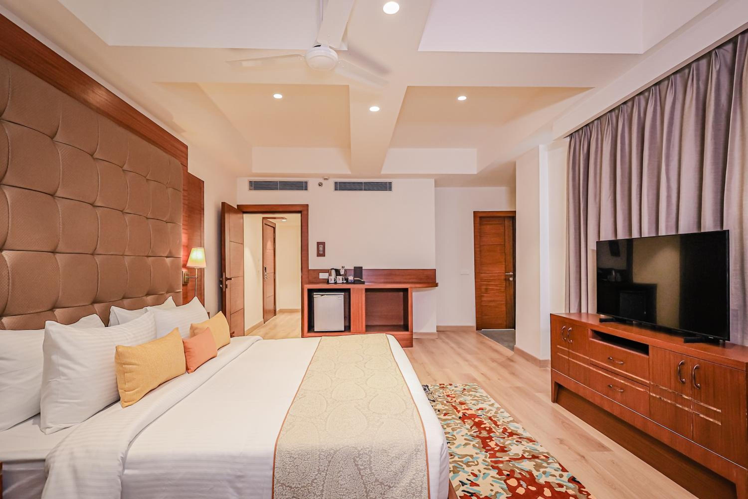Suite Room - Enjoy Happy Hours with 2+1 offer Timing - 3 pm - 7 Pm