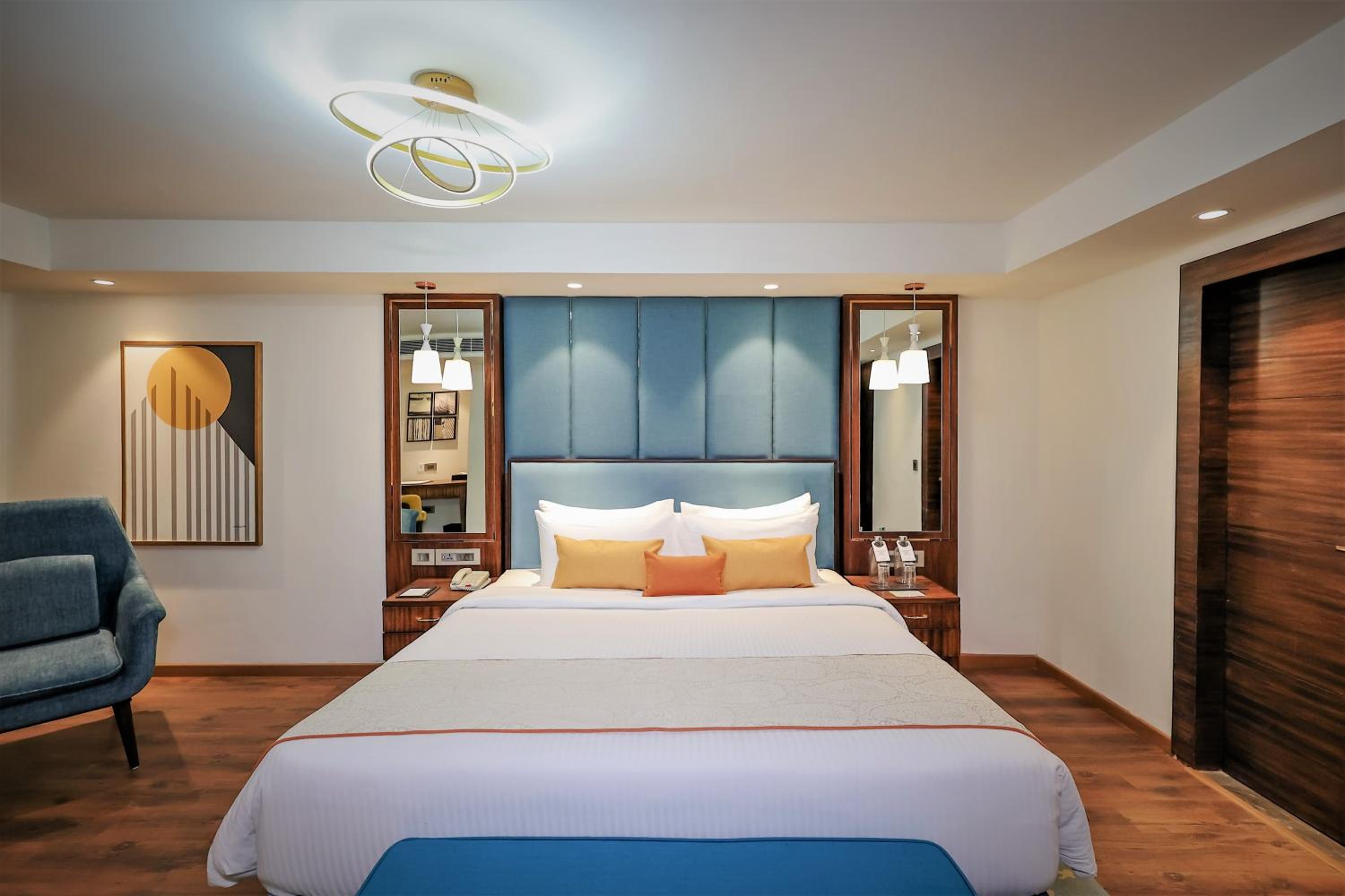 Premium Suite -  Enjoy Happy Hours with 2+1 offer Timing - 3 pm - 7 Pm photo 3