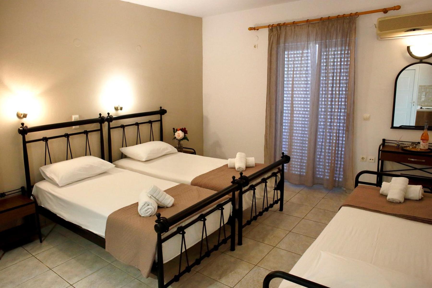 Triple Room with Pool View