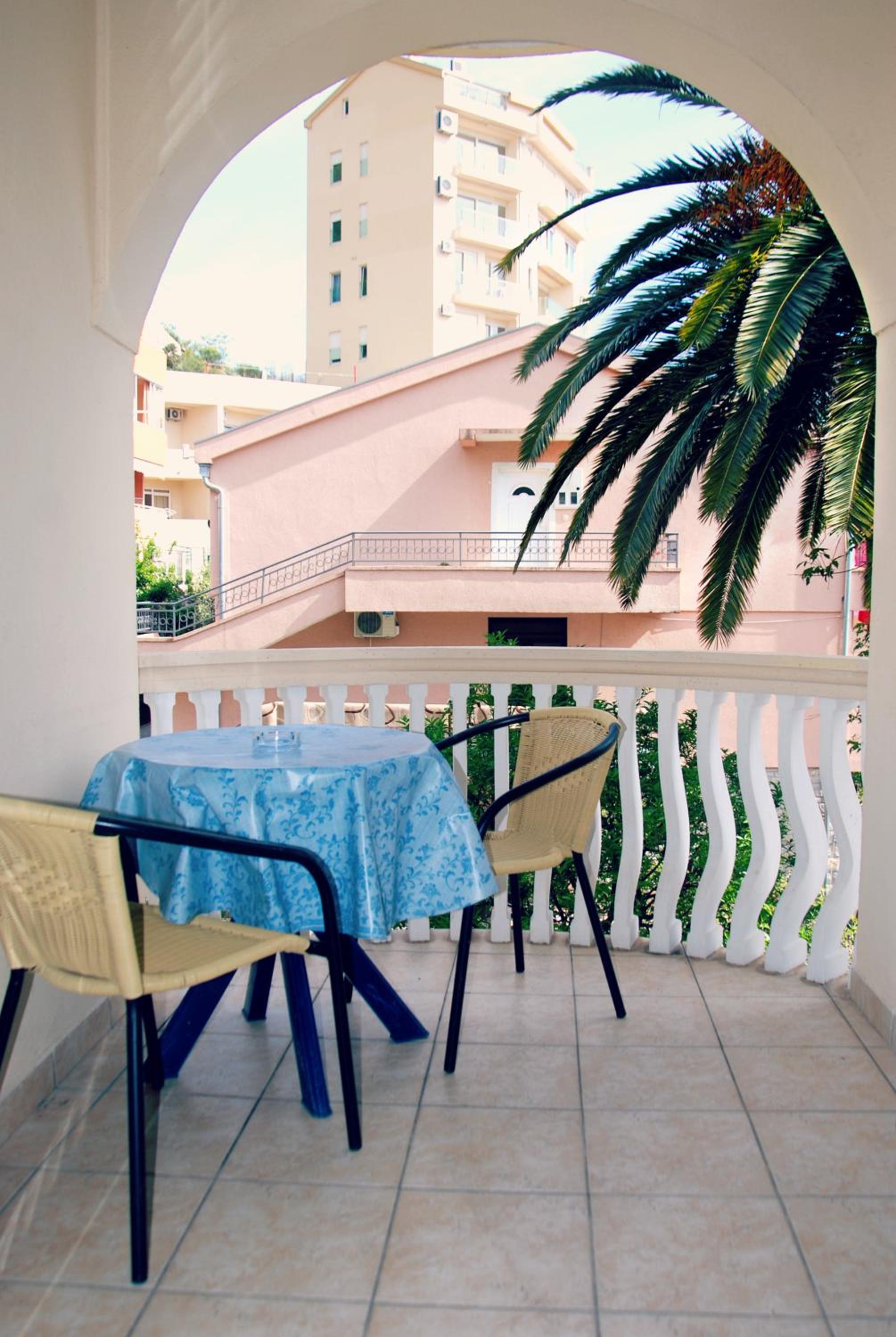 Studio with Balcony photo 3