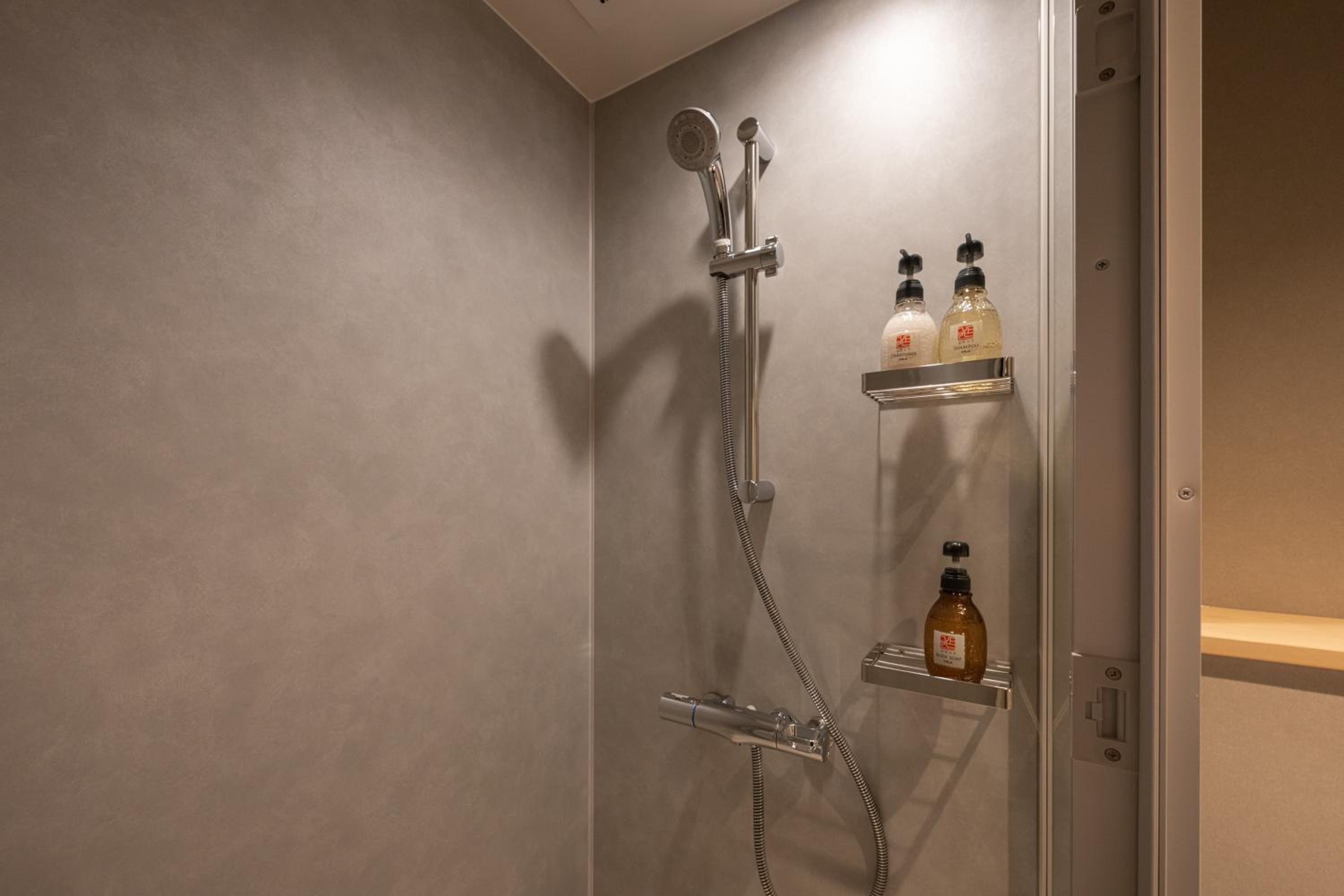 Double Room - Non-Smoking  - Photo 6