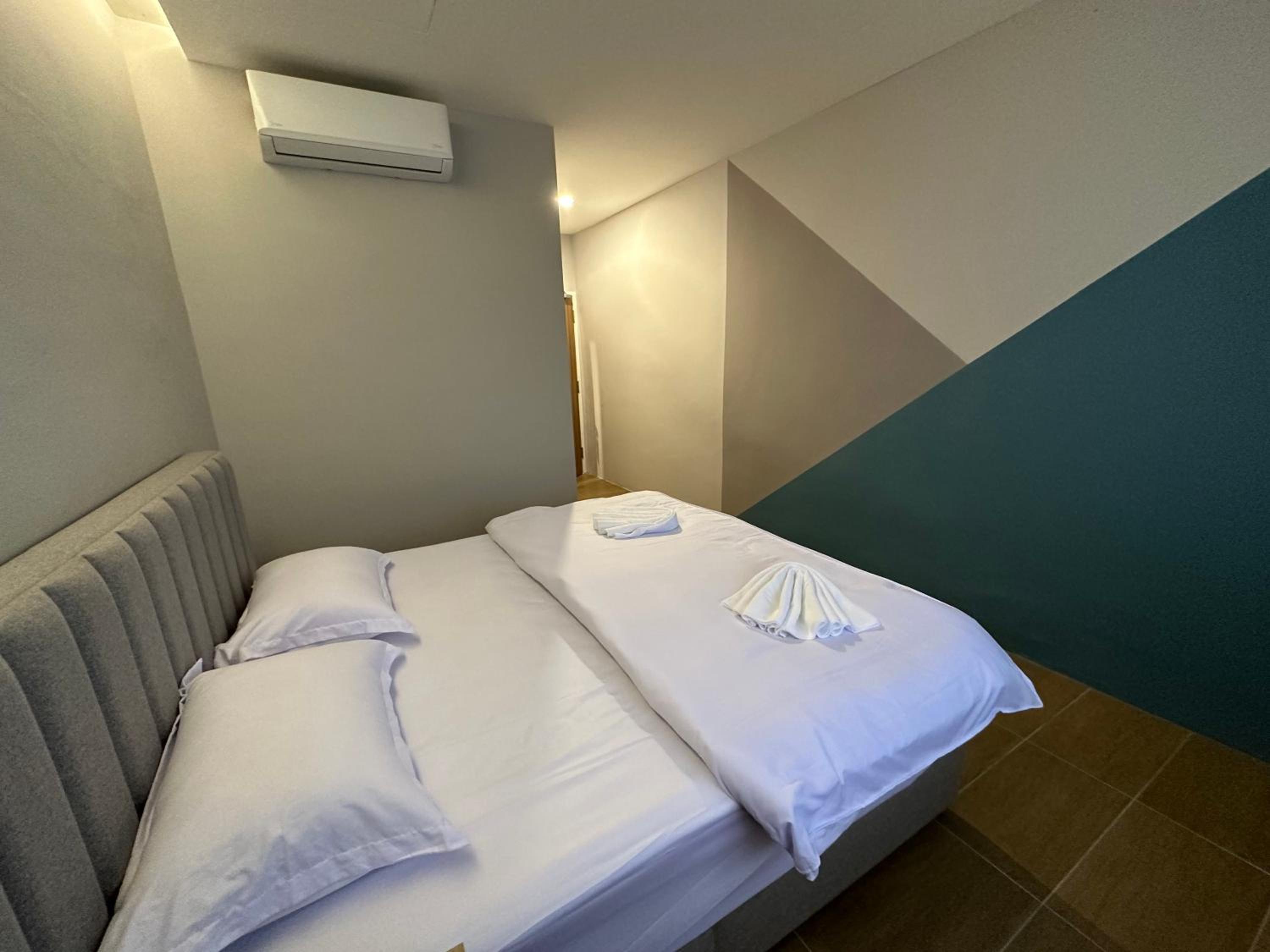 Two-Bedroom Suite - Photo 8