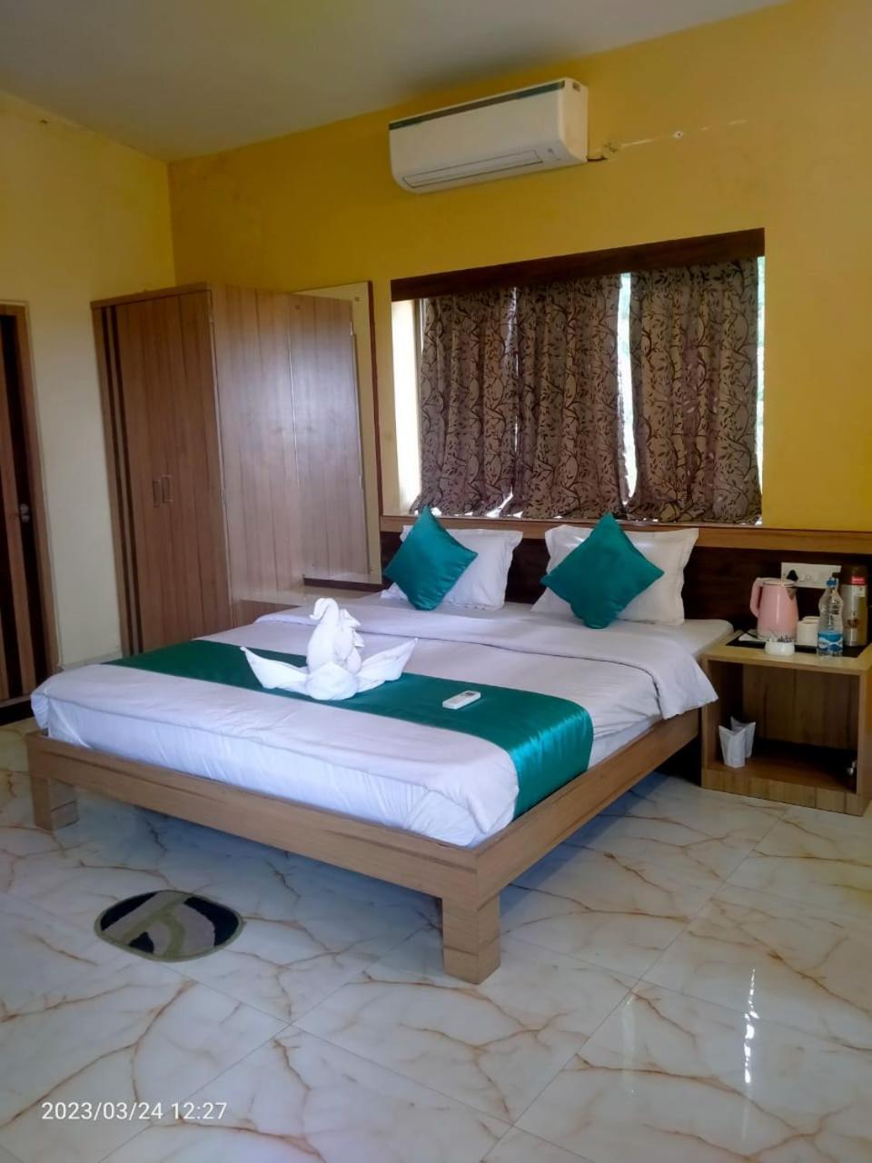 Deluxe Double Room - Photo 14