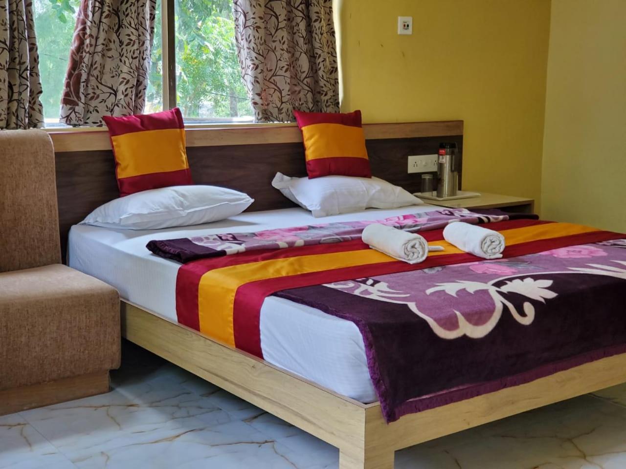 Double Room with Garden View - Photo 3