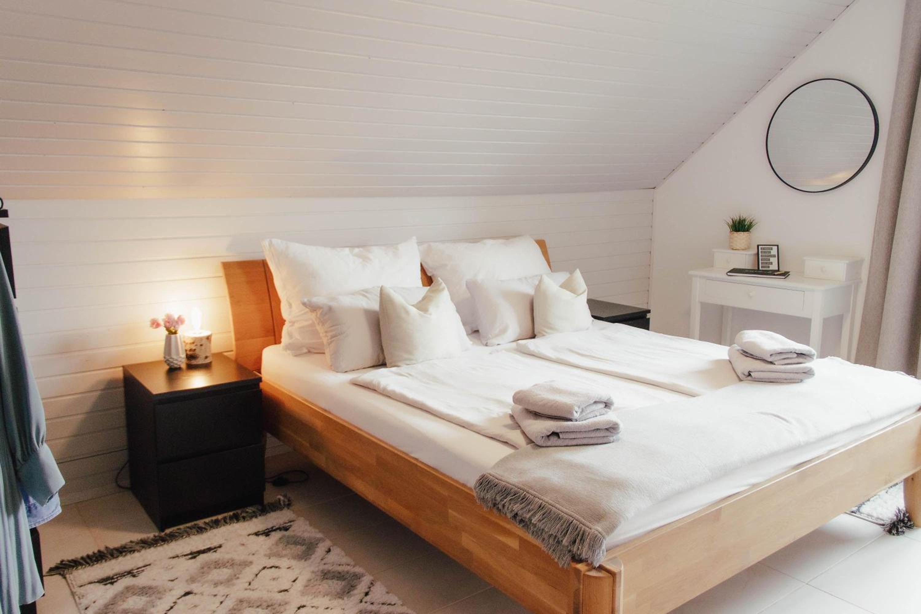 Two-Bedroom Apartment with Bath photo 1