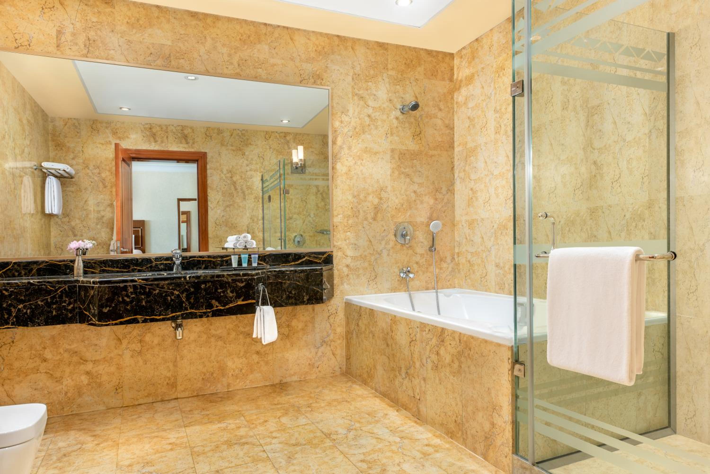 Superior Room TwinFree daily shuttle bus to Yas attractions, Yas Mall and Grand Mosque photo 2