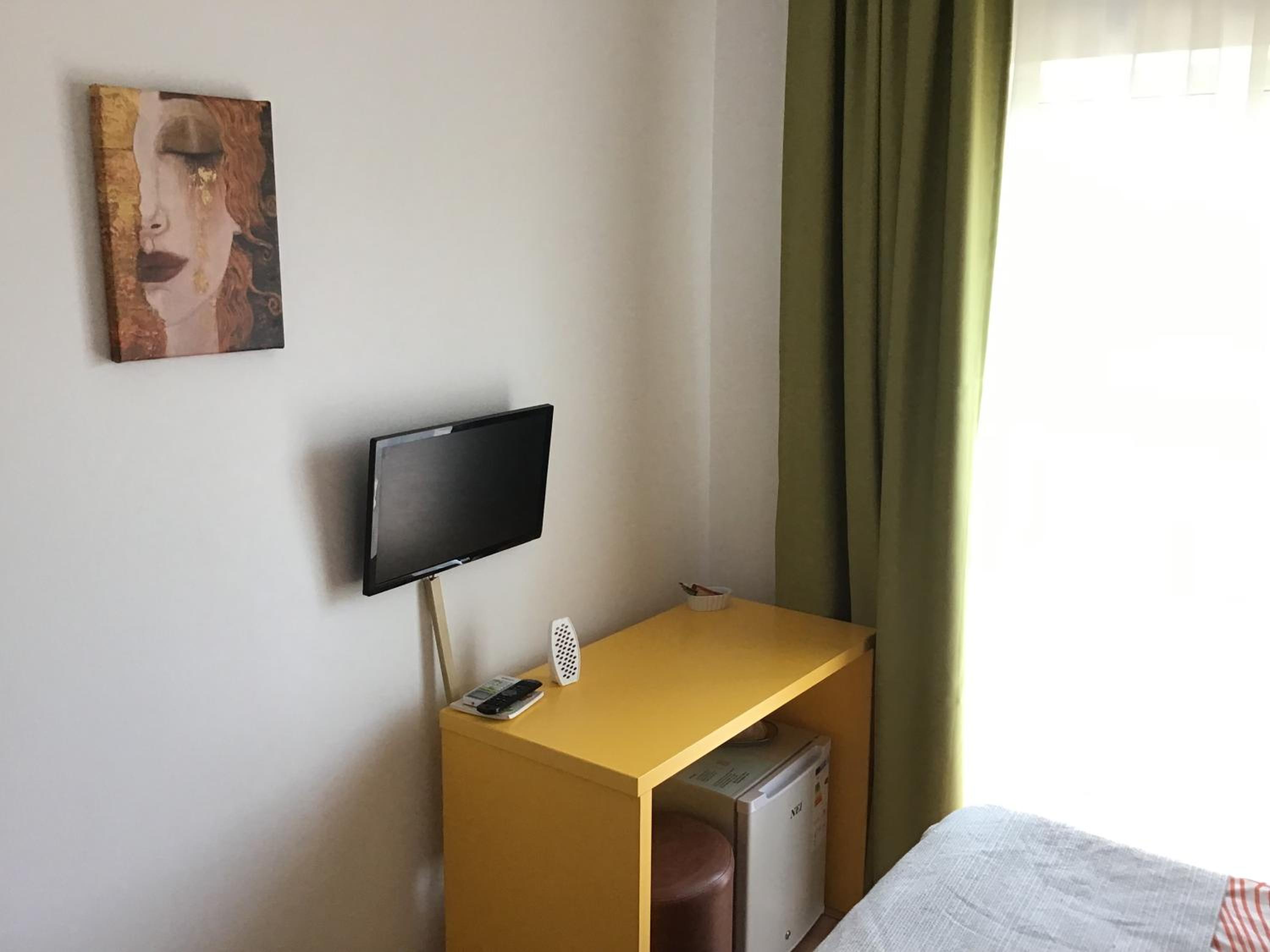 Double Room - Photo 4