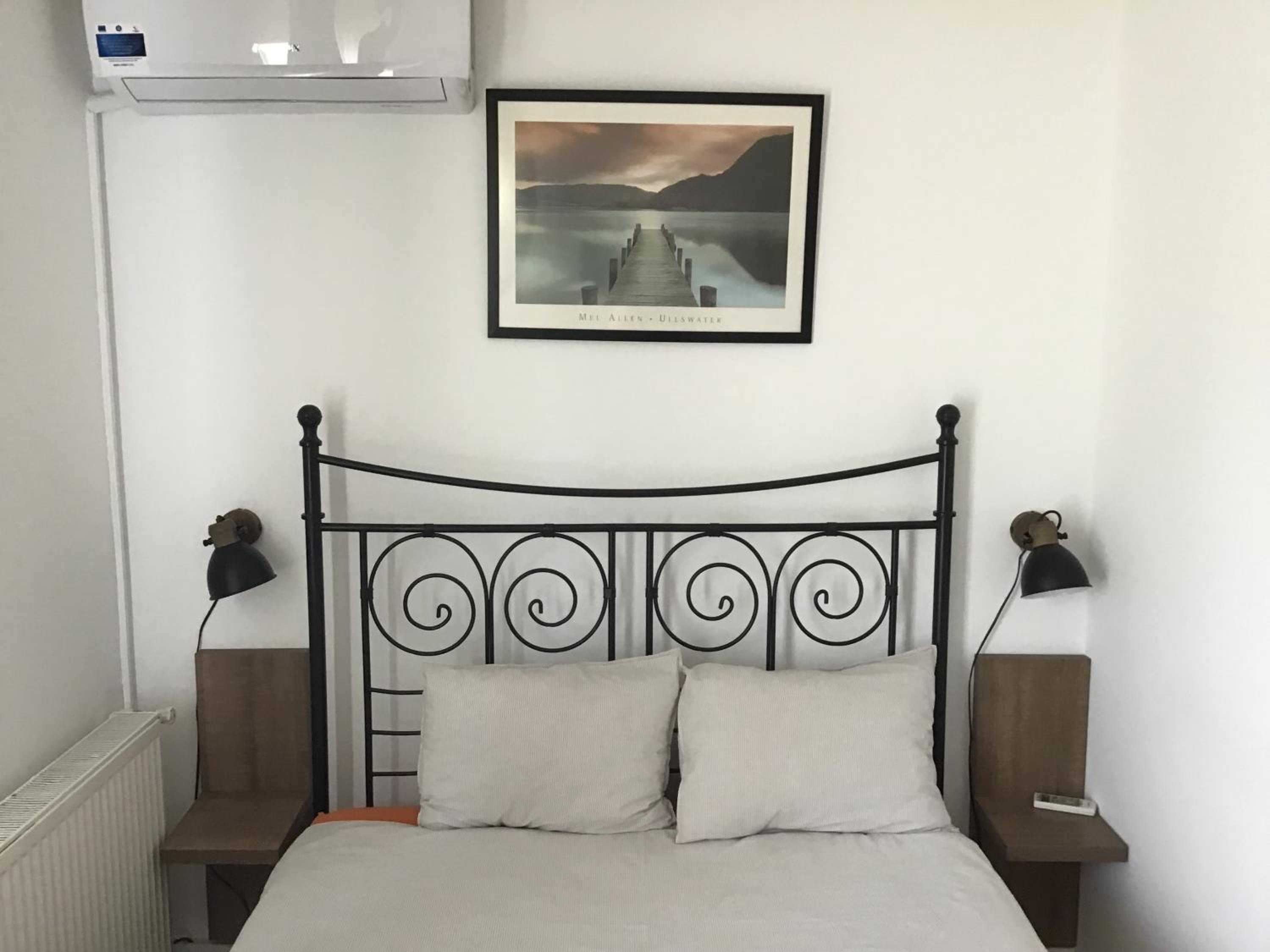 Double Room - Photo 2