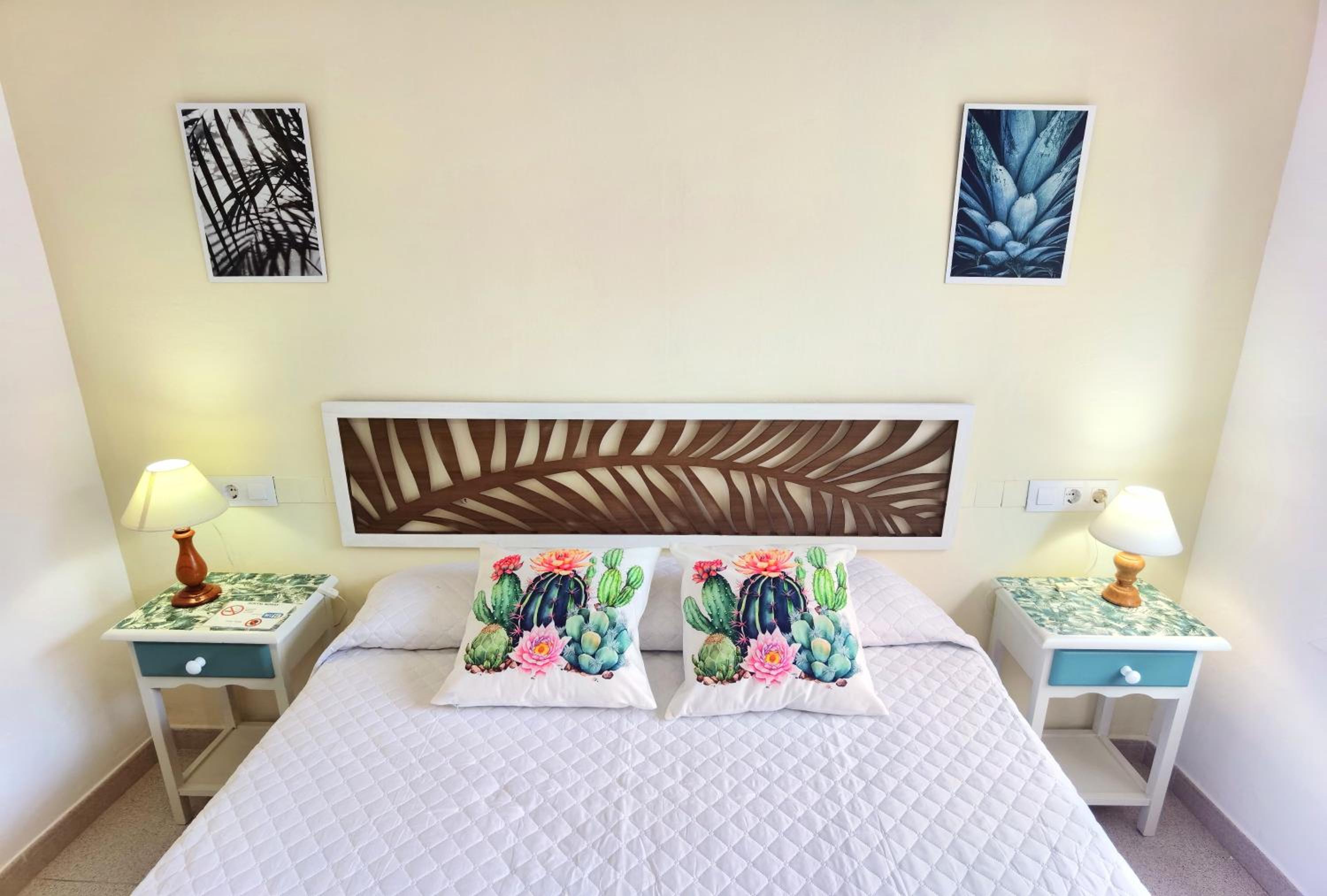 Standard Double Room - Photo 8