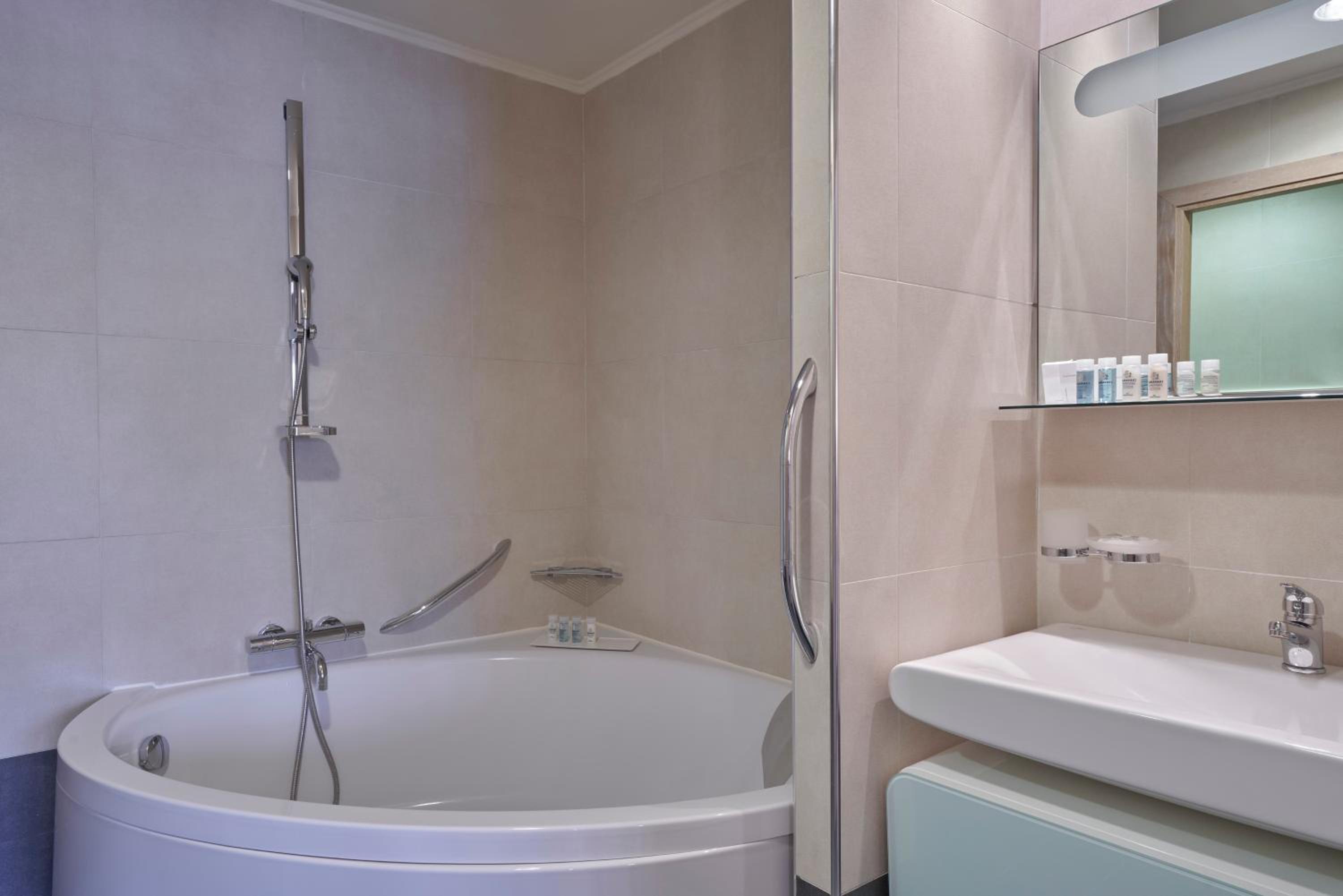 Suite with Sea View - Photo 7