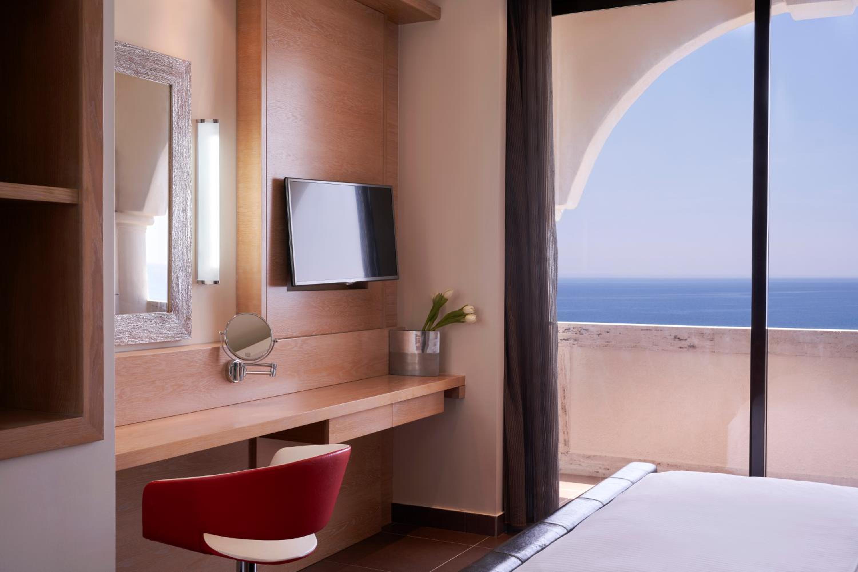 Suite with Sea View - Photo 8