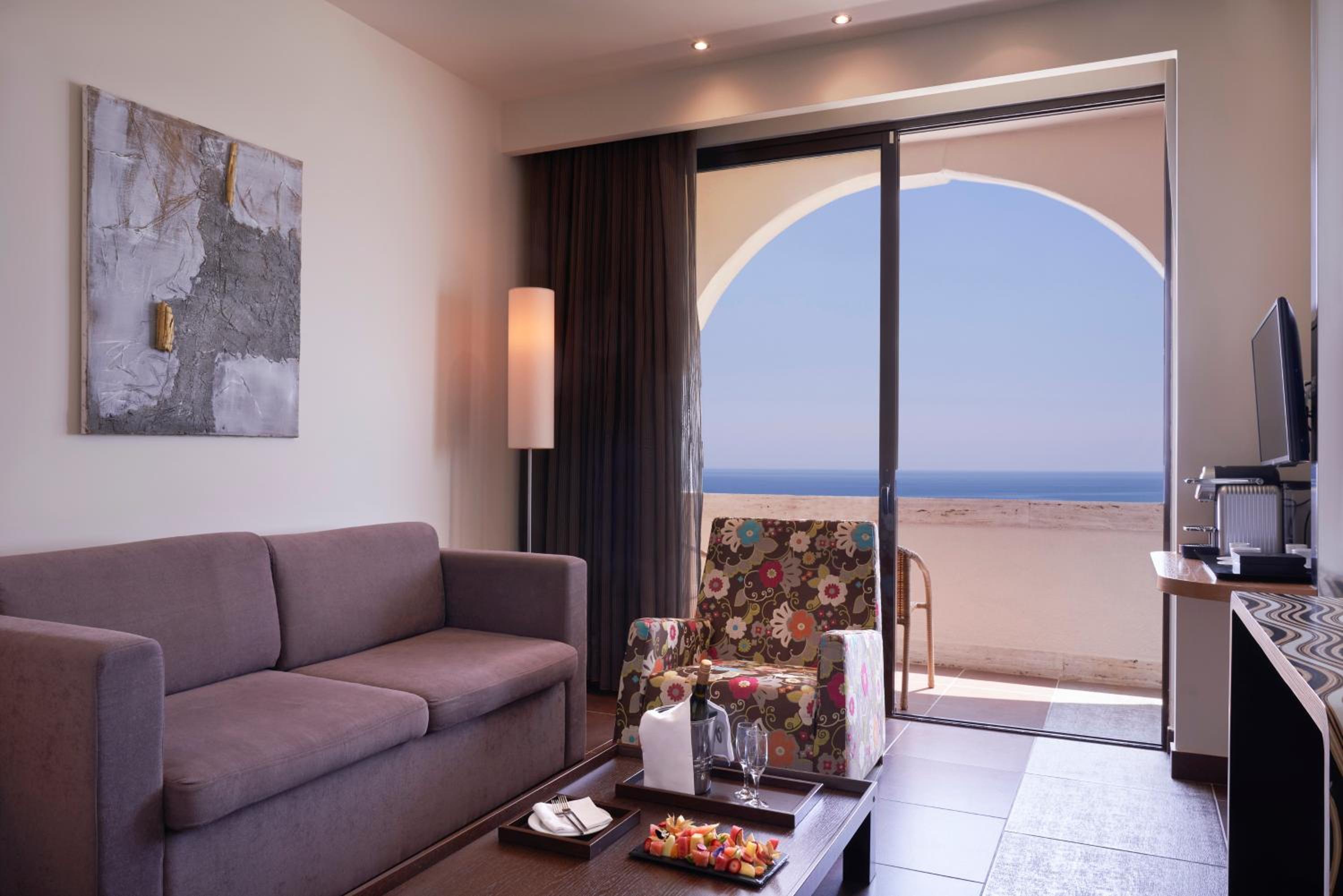 Suite with Sea View - Photo 3