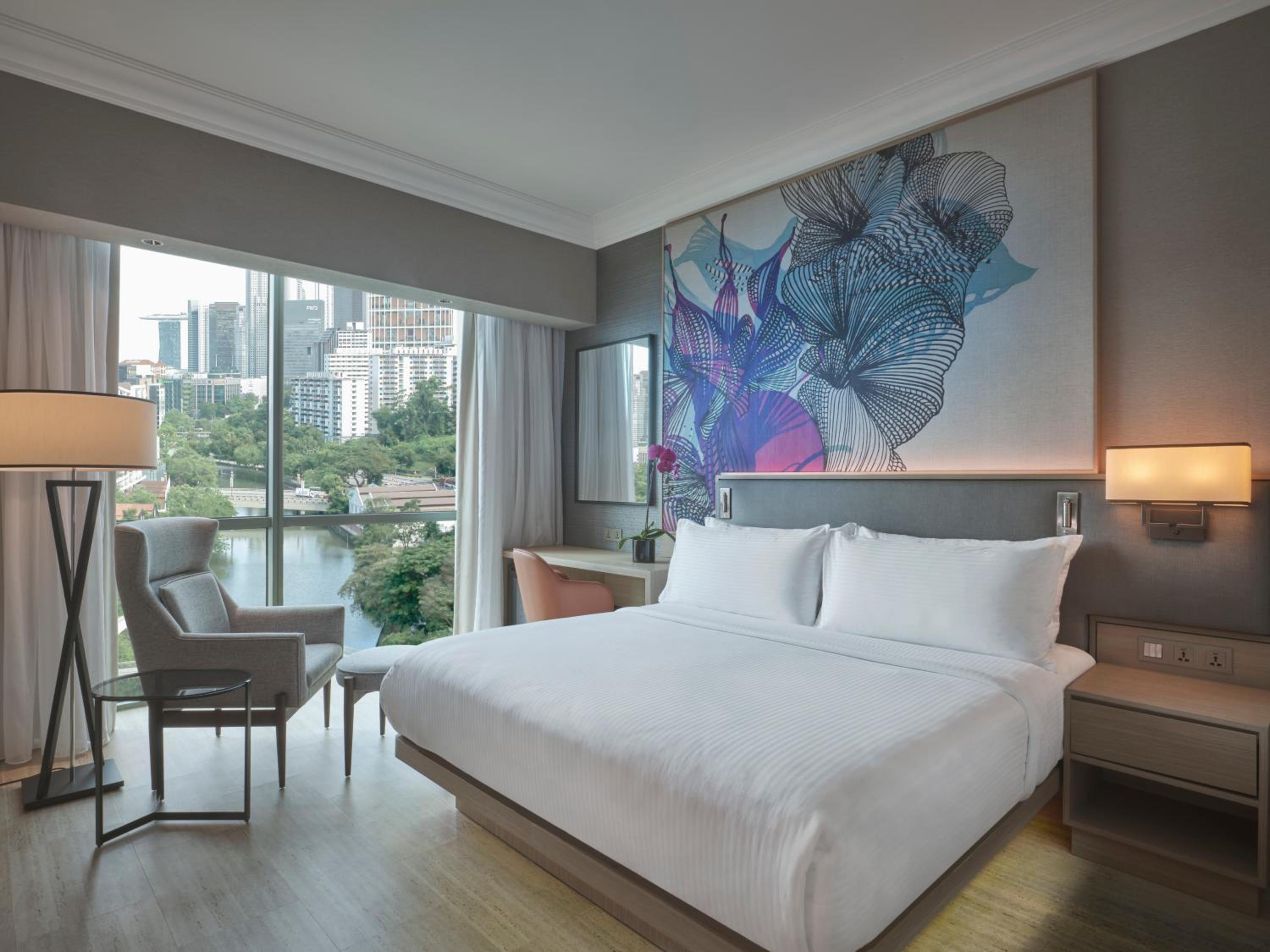 Grand Deluxe Waterfront King (Newly Renovated Room)