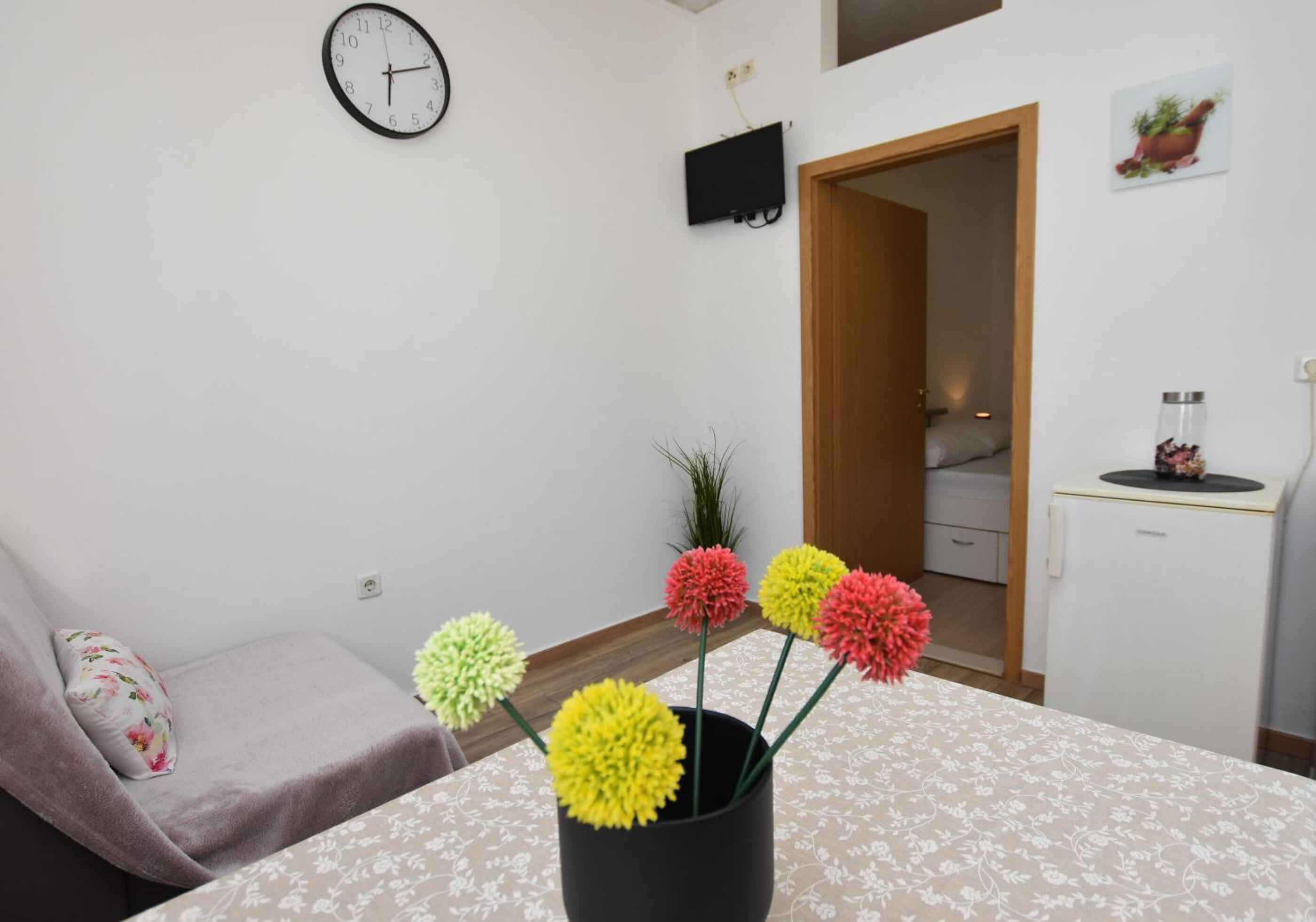 One-Bedroom Apartment - Photo 18