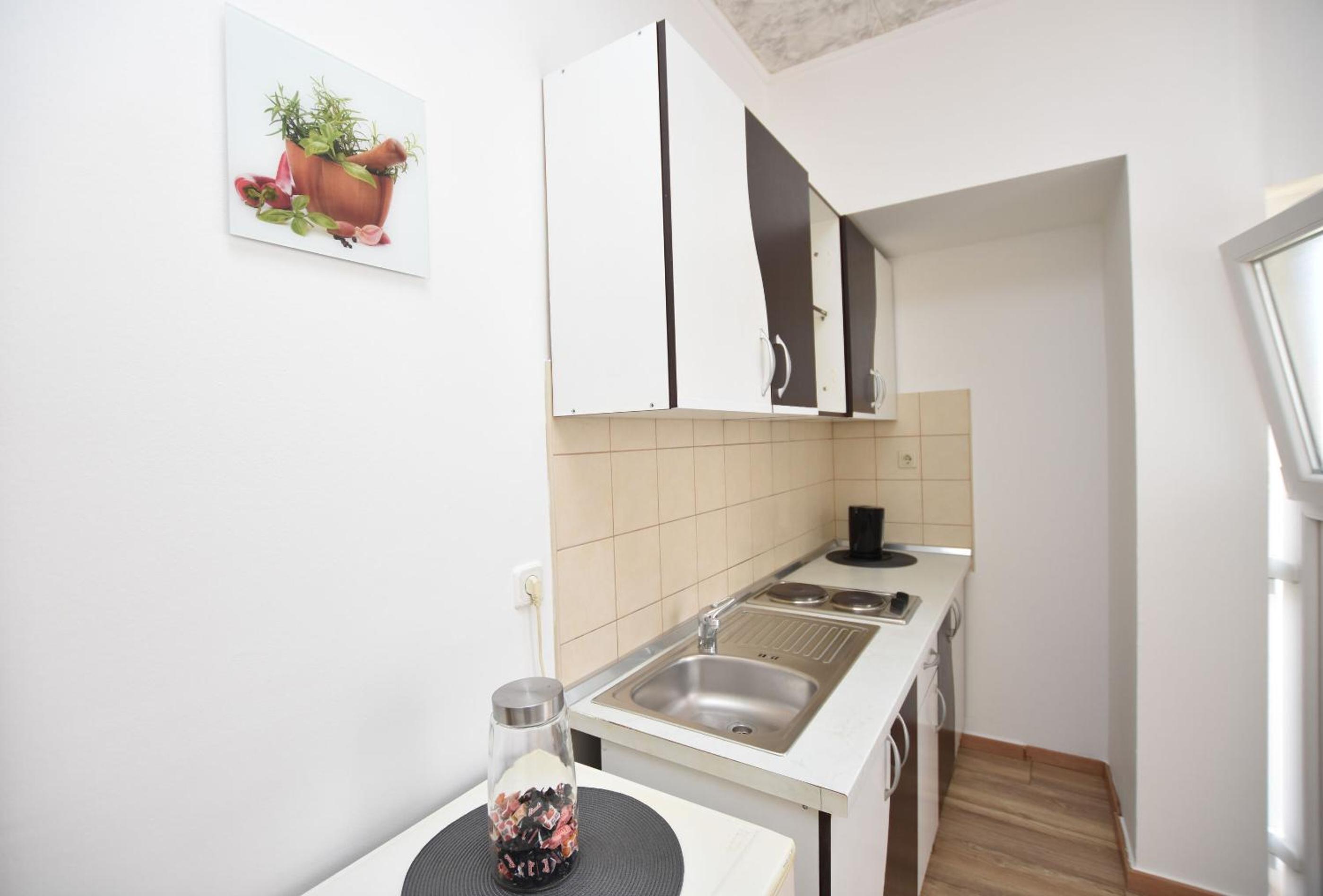 One-Bedroom Apartment - Photo 16