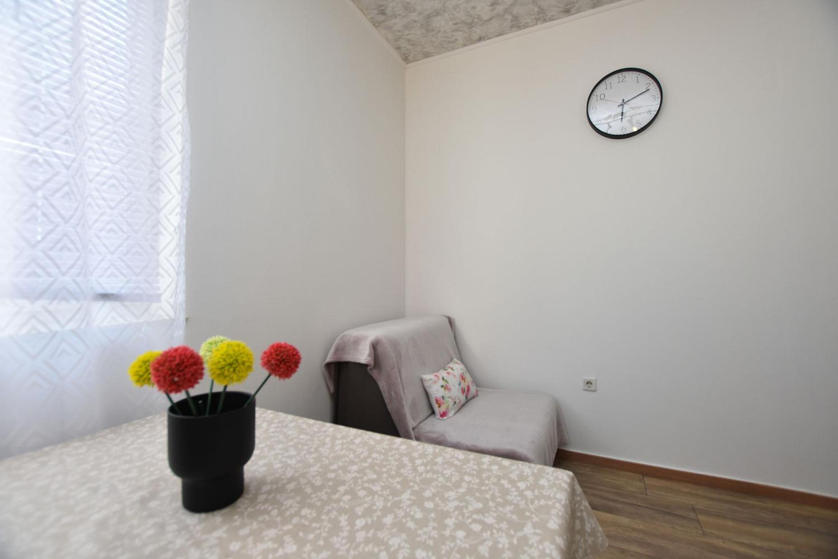 One-Bedroom Apartment - Photo 14