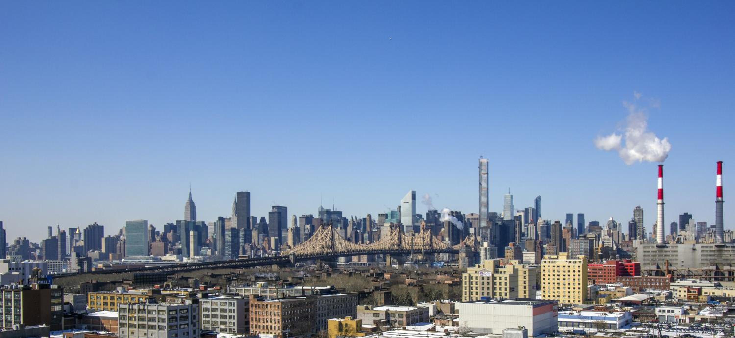 Corner King Room with Manhattan View Balcony photo 3
