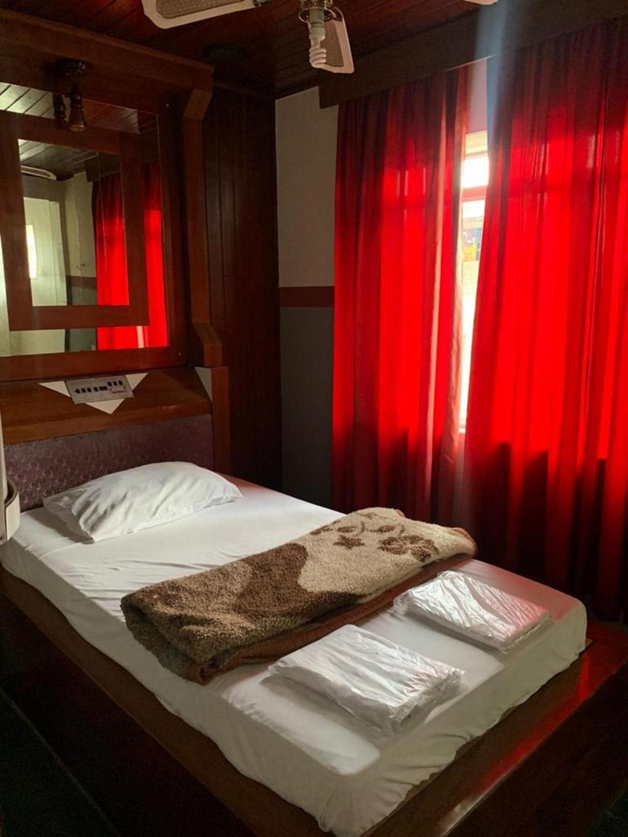 Economy Single Room