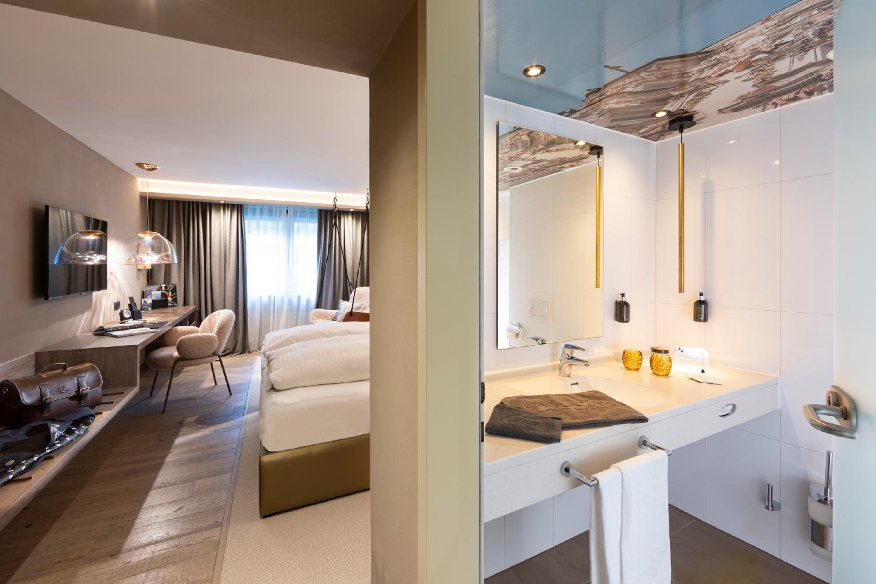 Premium Double Room photo 3