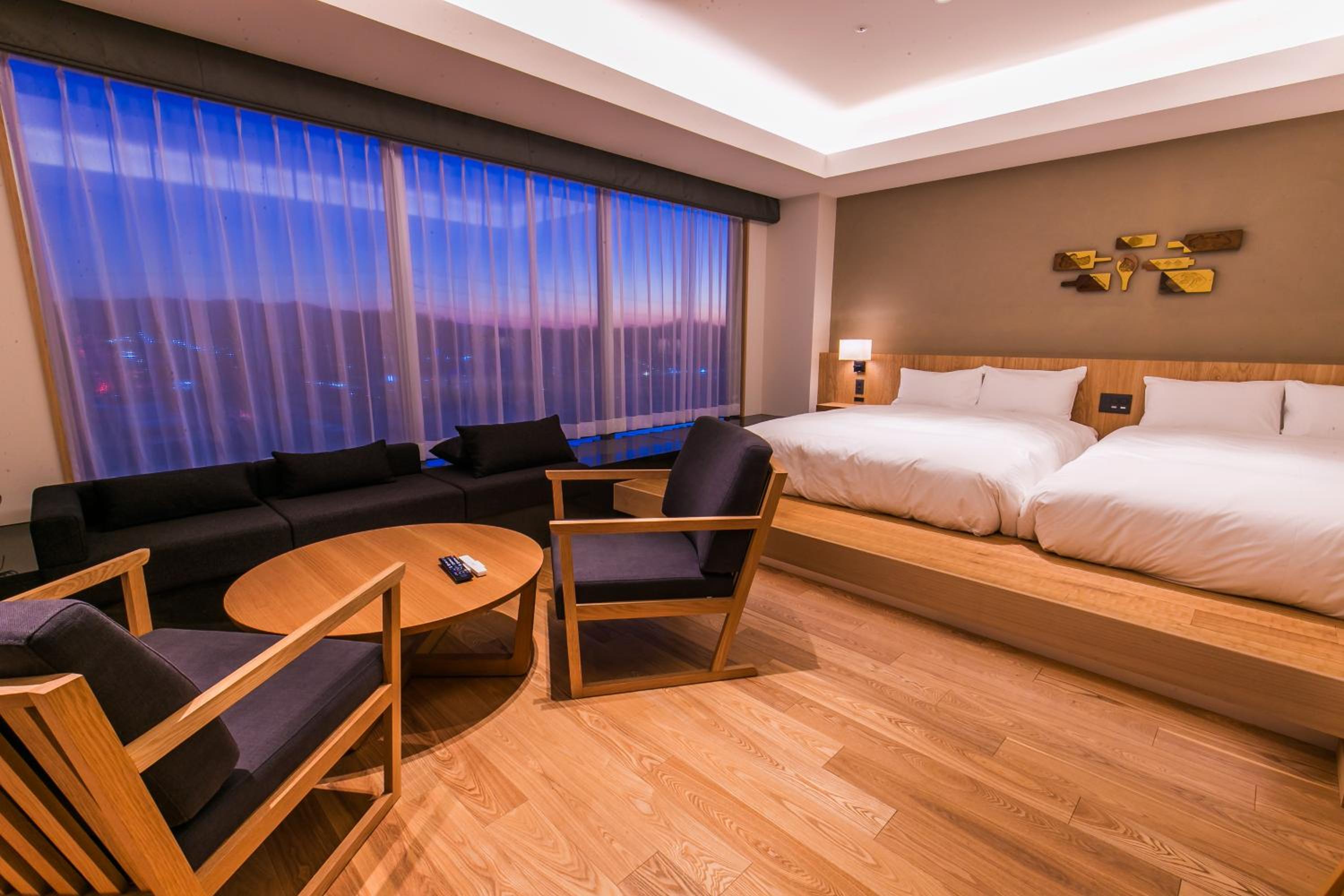 Suite with Spa Bath thumbnail 5