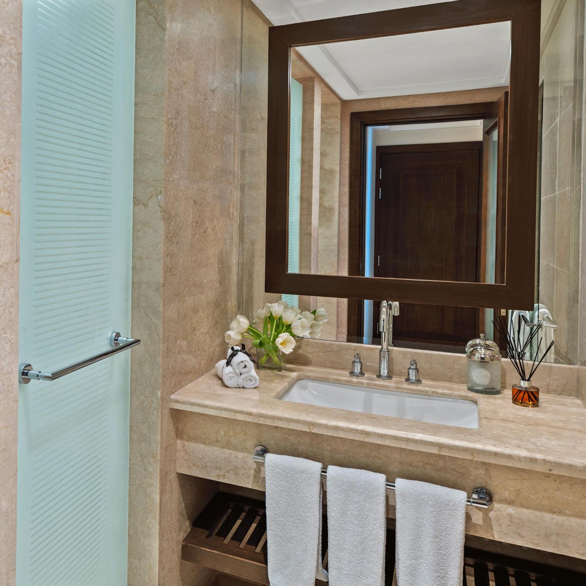 Fairmont Twin Room with City View