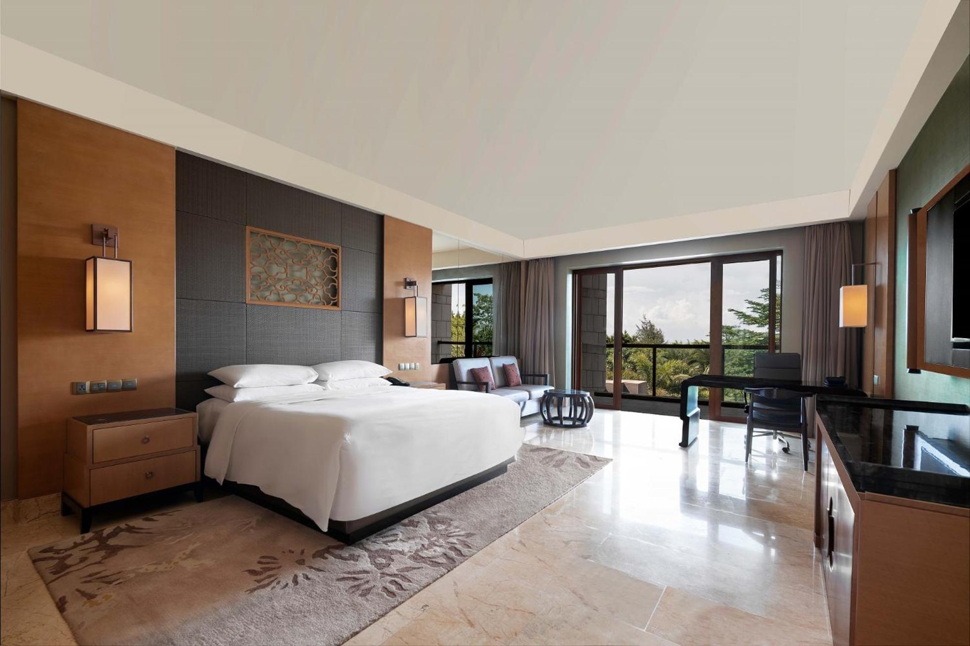 Deluxe Garden View Room King