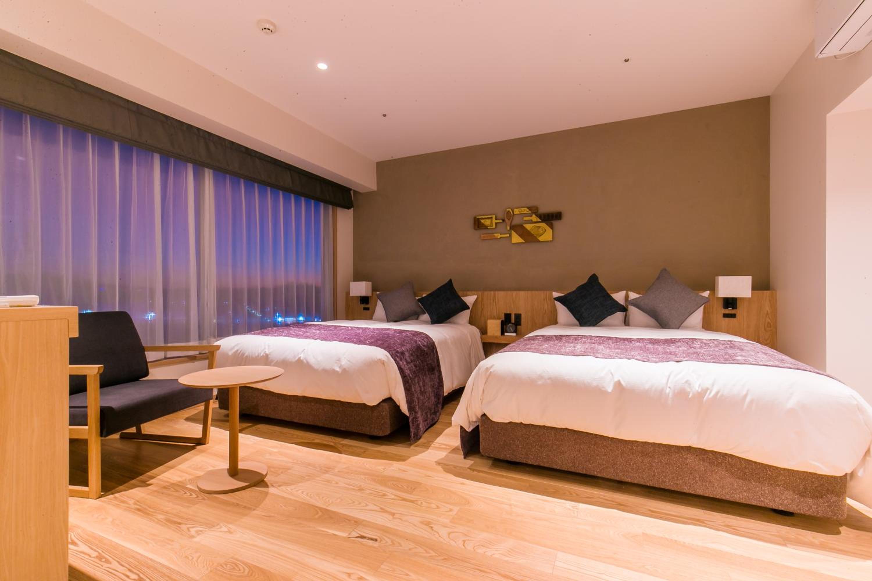 Twin Room with Bath - Photo 1