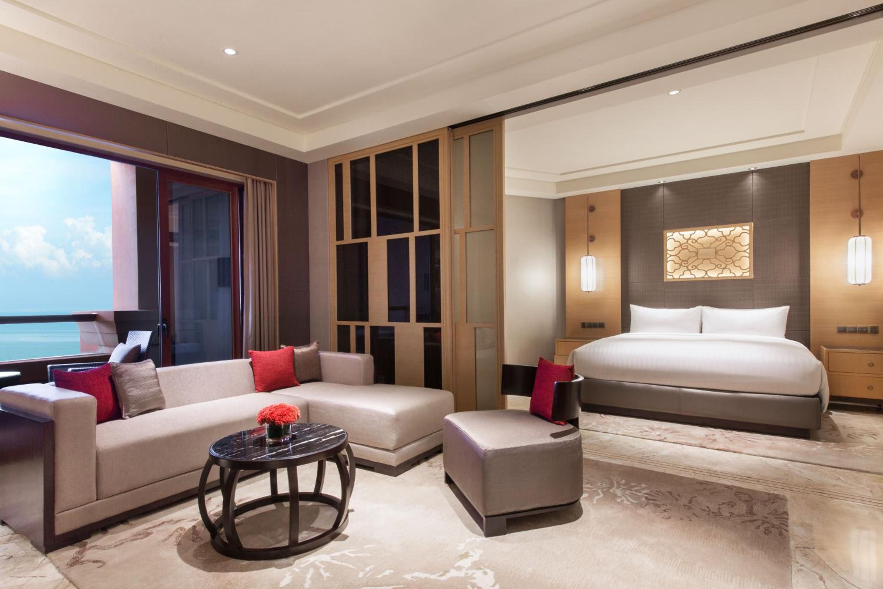 Deluxe Suite with Sea View