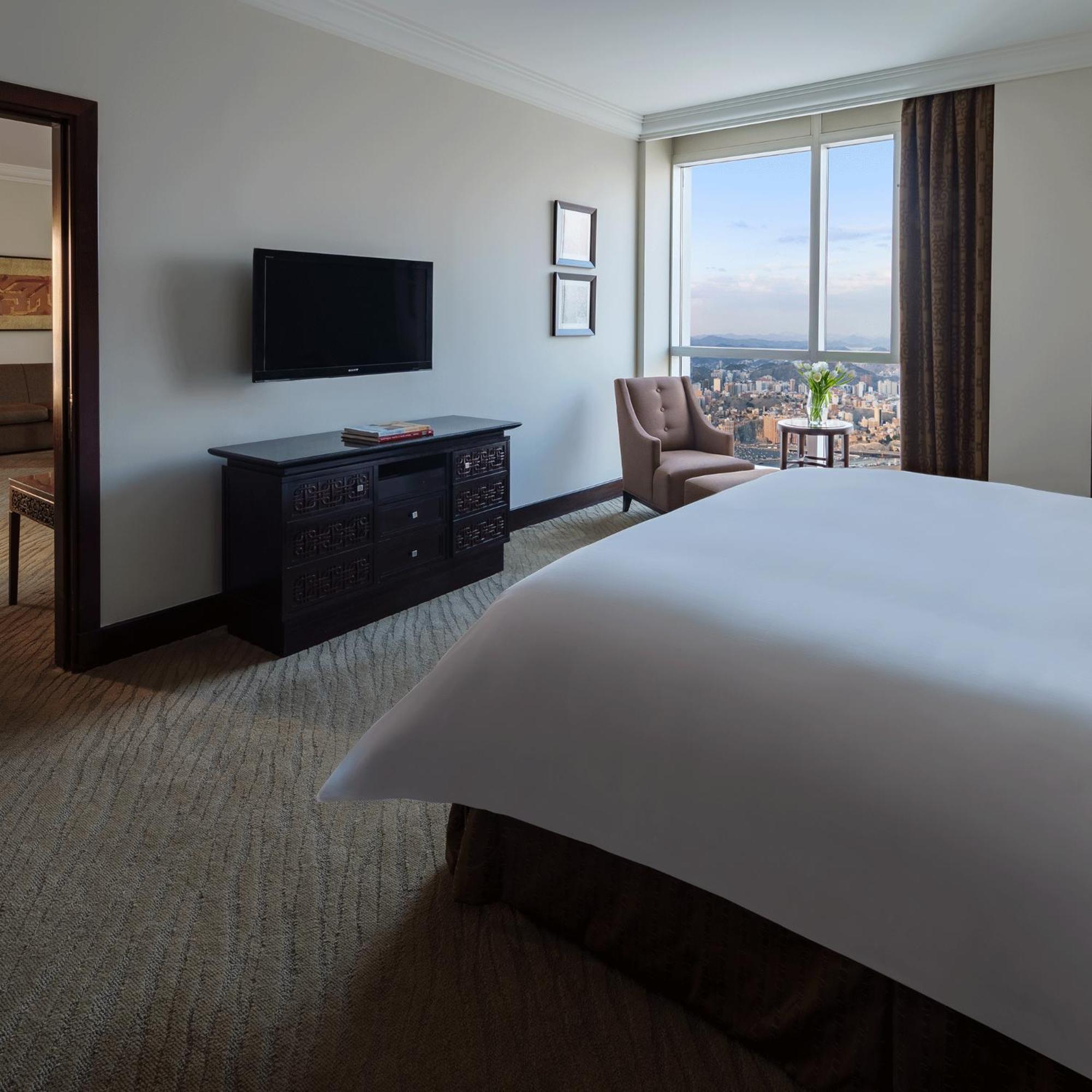 Residential King Suite Haram